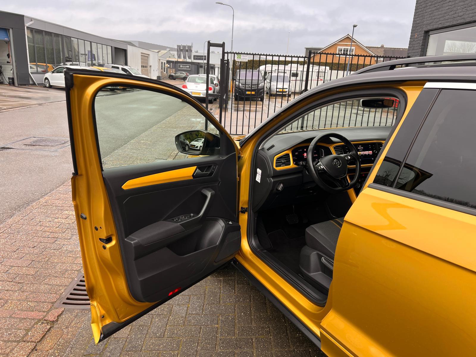 Volkswagen T-Roc 1.5 TSI DSG Sport Business R-line (2019), foto 3
