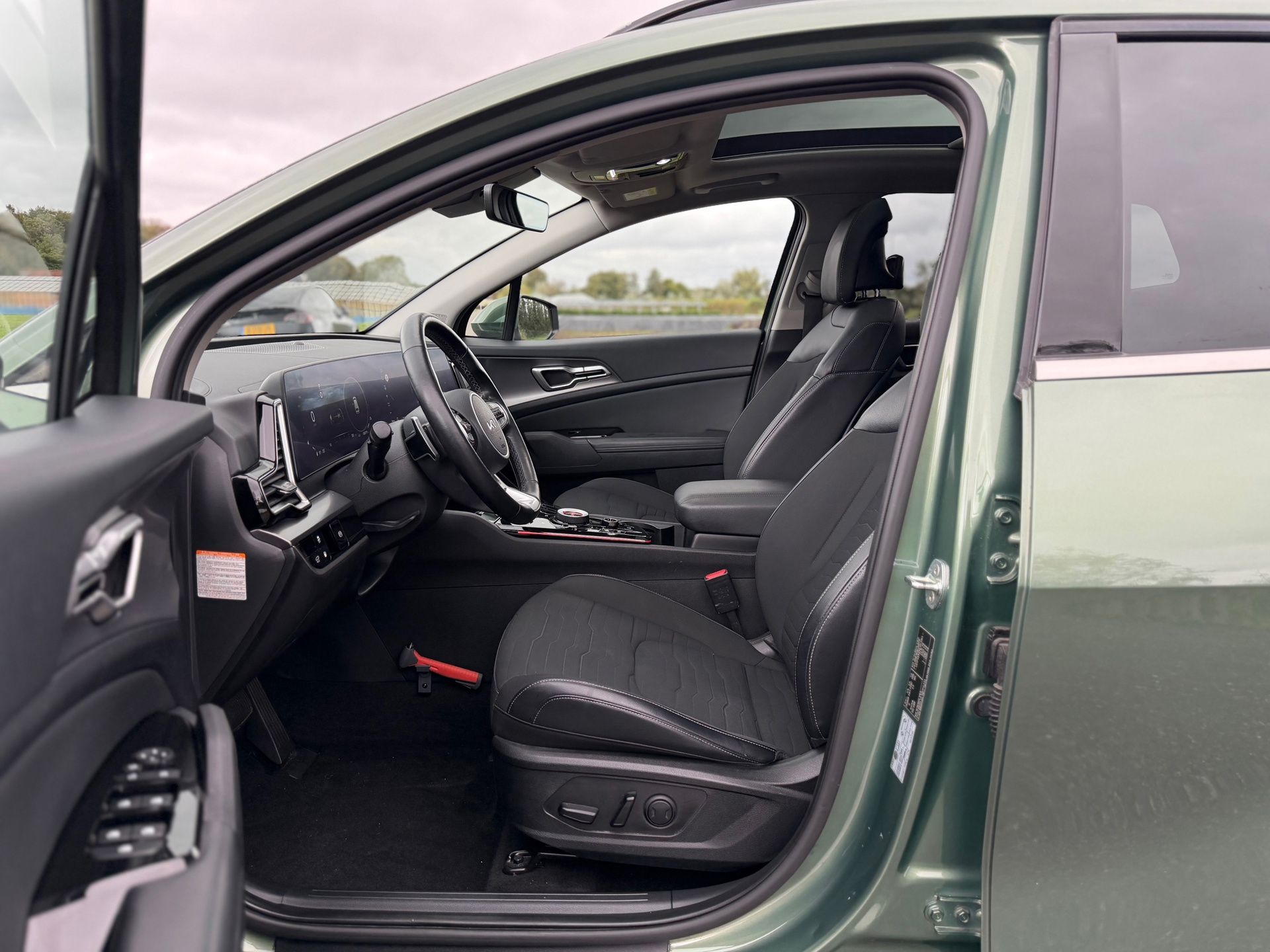 Kia Sportage 1.6 T-GDi Plug-in Hybrid AWD DynamicPlusLine (2022), foto 13