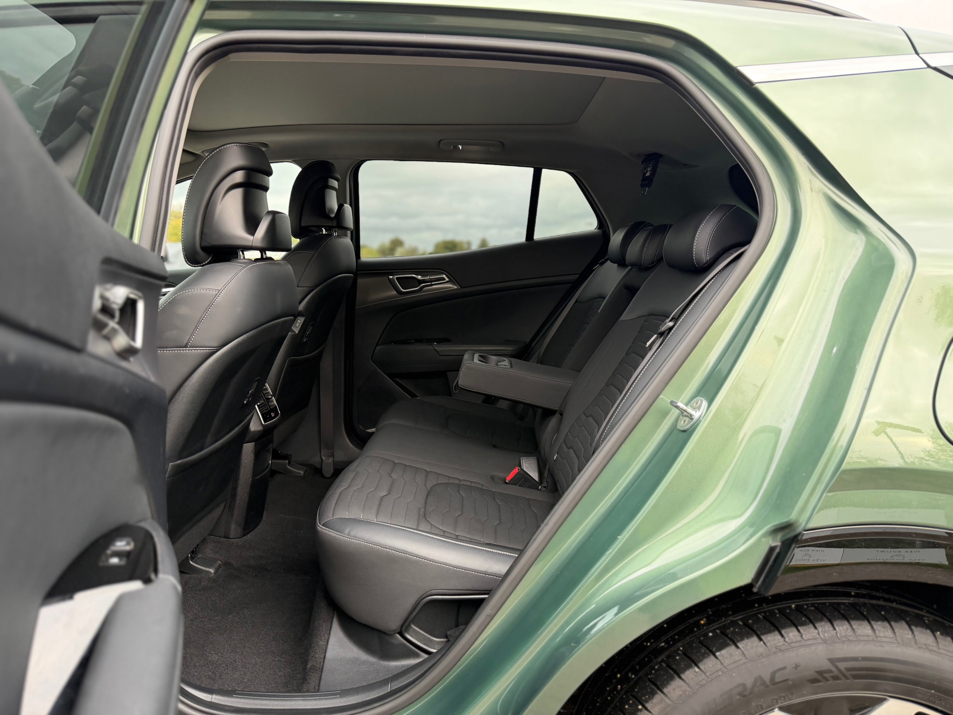 Kia Sportage 1.6 T-GDi Plug-in Hybrid AWD DynamicPlusLine (2022), foto 18