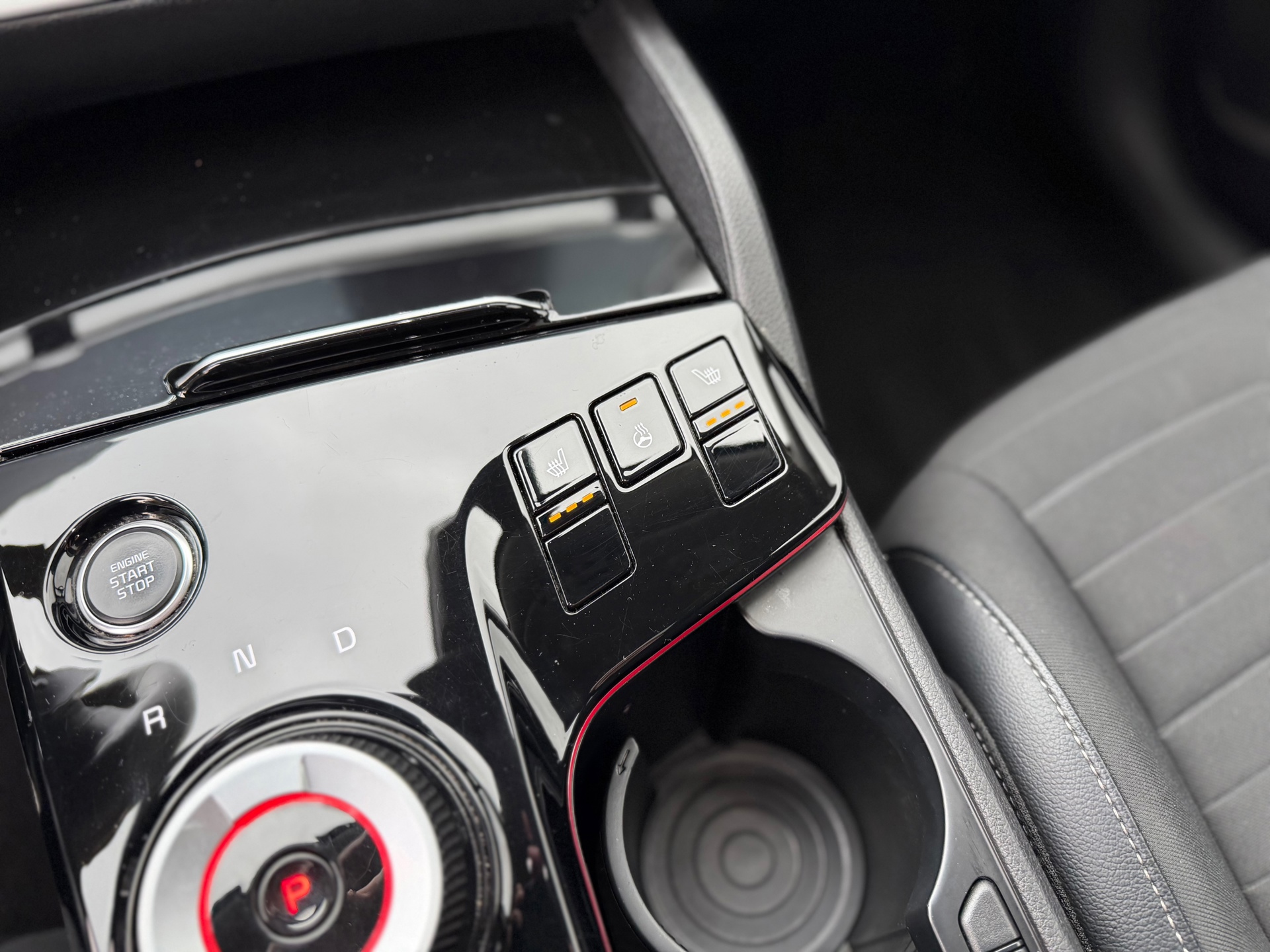 Kia Sportage 1.6 T-GDi Plug-in Hybrid AWD DynamicPlusLine (2022), foto 30