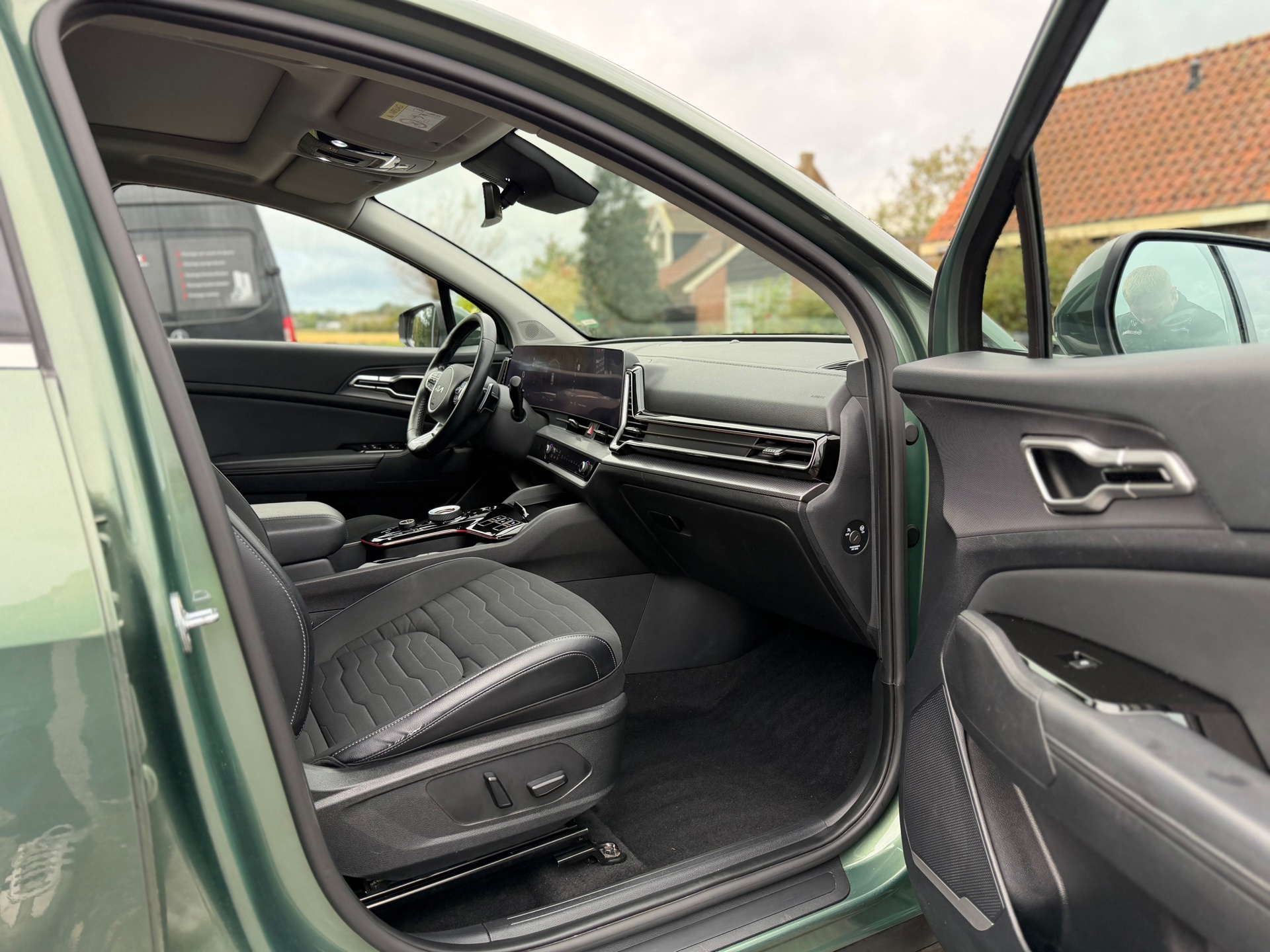 Kia Sportage 1.6 T-GDi Plug-in Hybrid AWD DynamicPlusLine (2022), foto 31