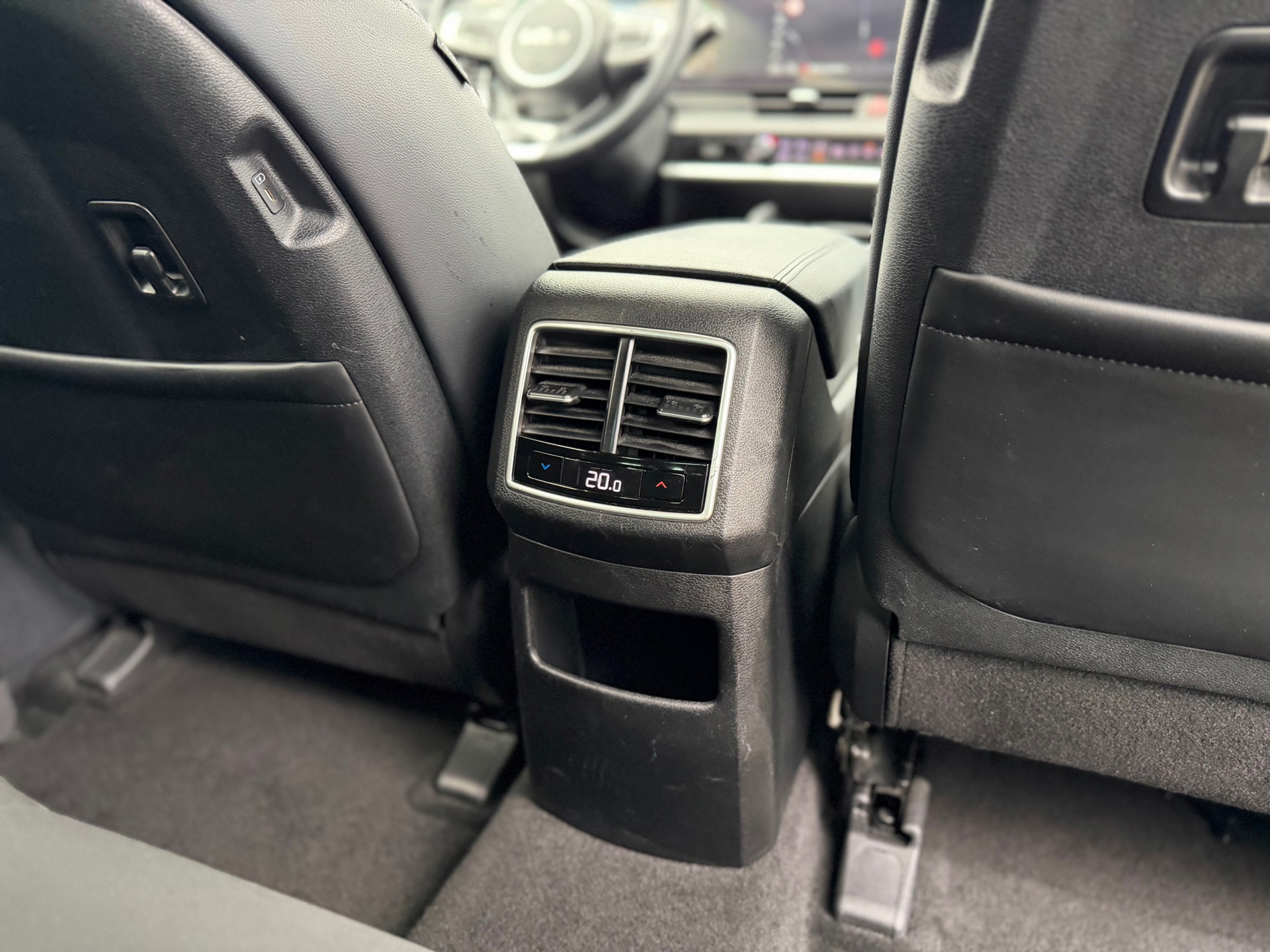 Kia Sportage 1.6 T-GDi Plug-in Hybrid AWD DynamicPlusLine (2022), foto 32