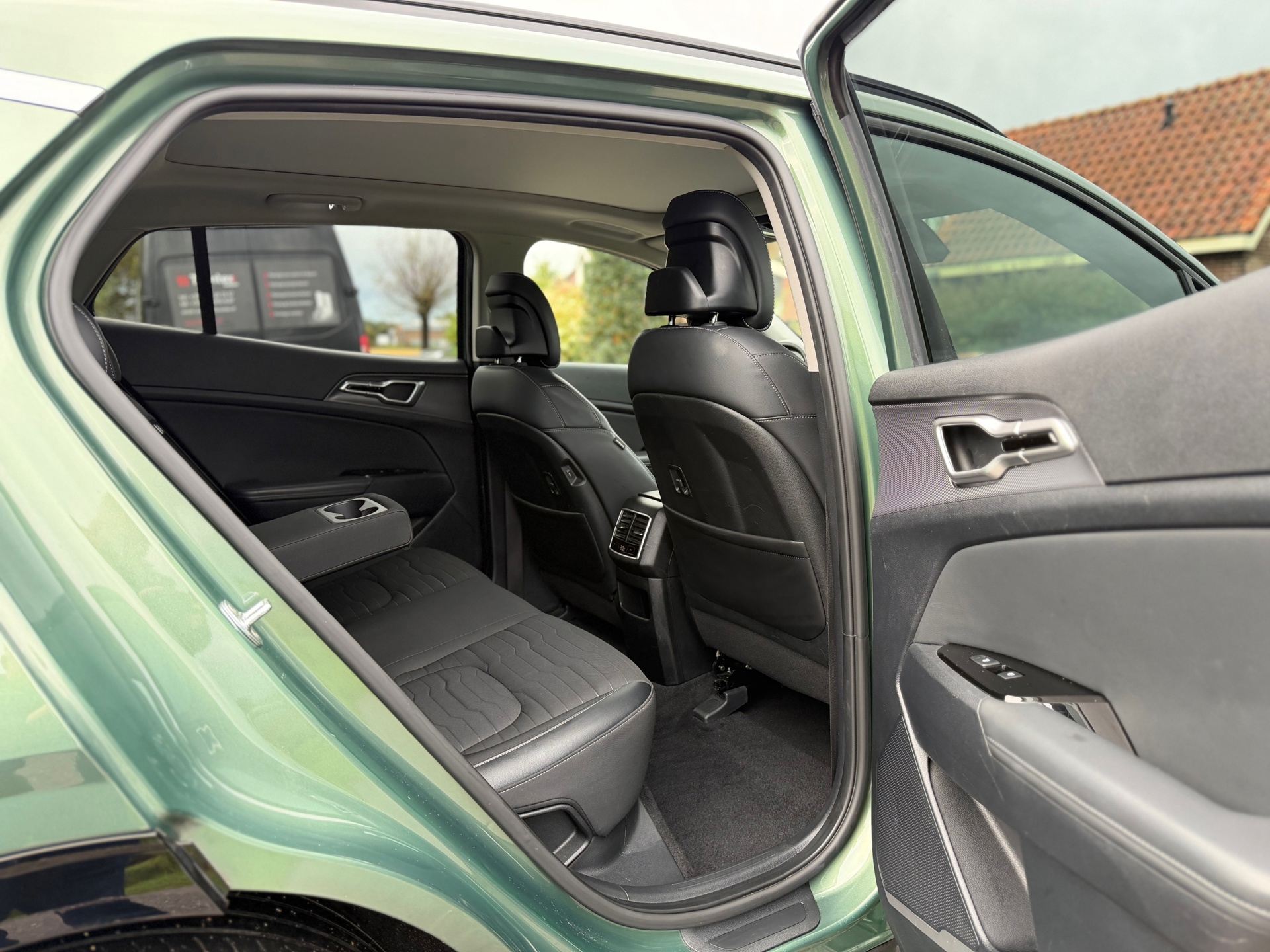 Kia Sportage 1.6 T-GDi Plug-in Hybrid AWD DynamicPlusLine (2022), foto 33