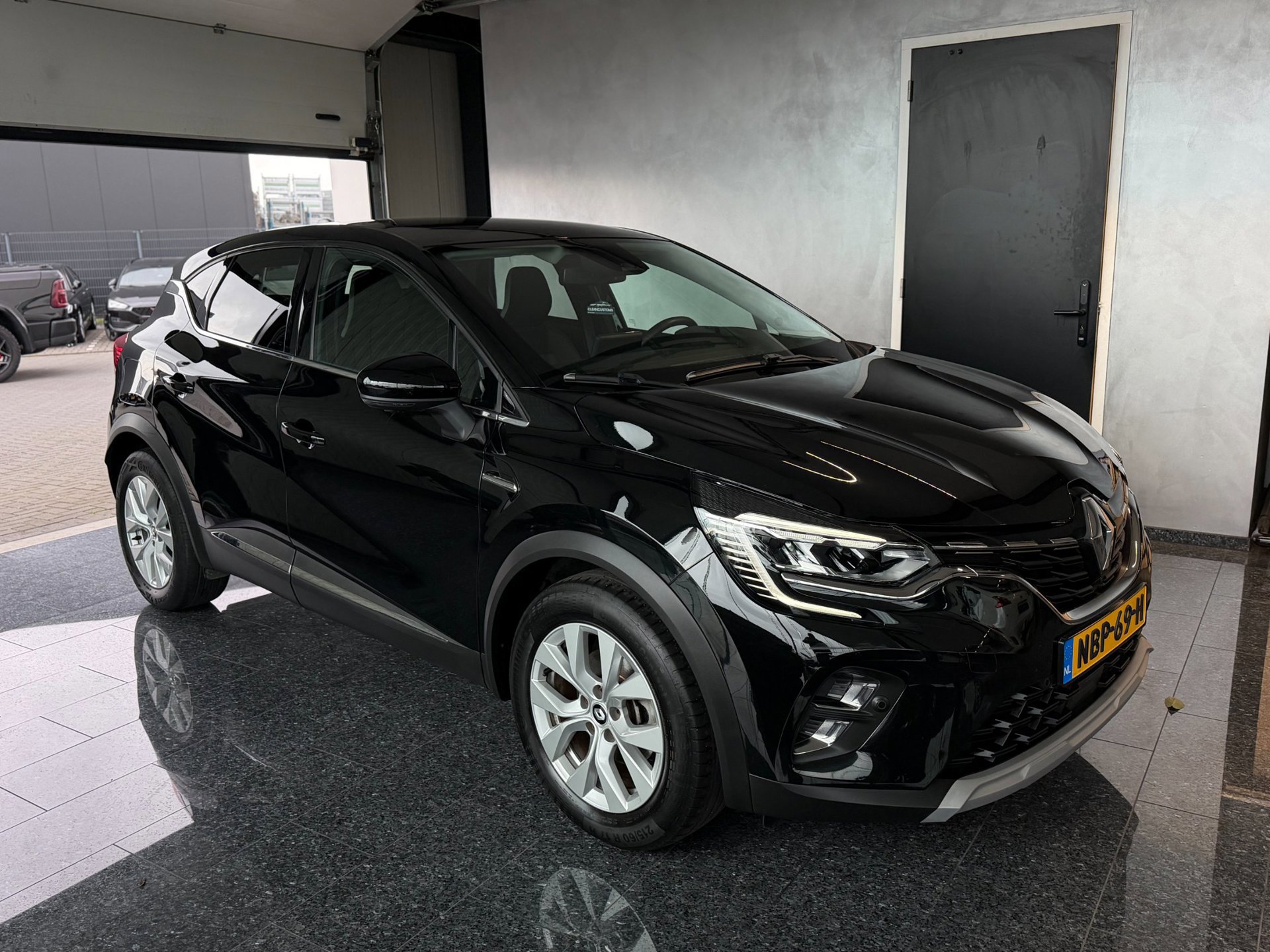 Renault Captur 1.6 E-Tech Plug-in Hybrid 160 Intens 2022 (2022), foto 2