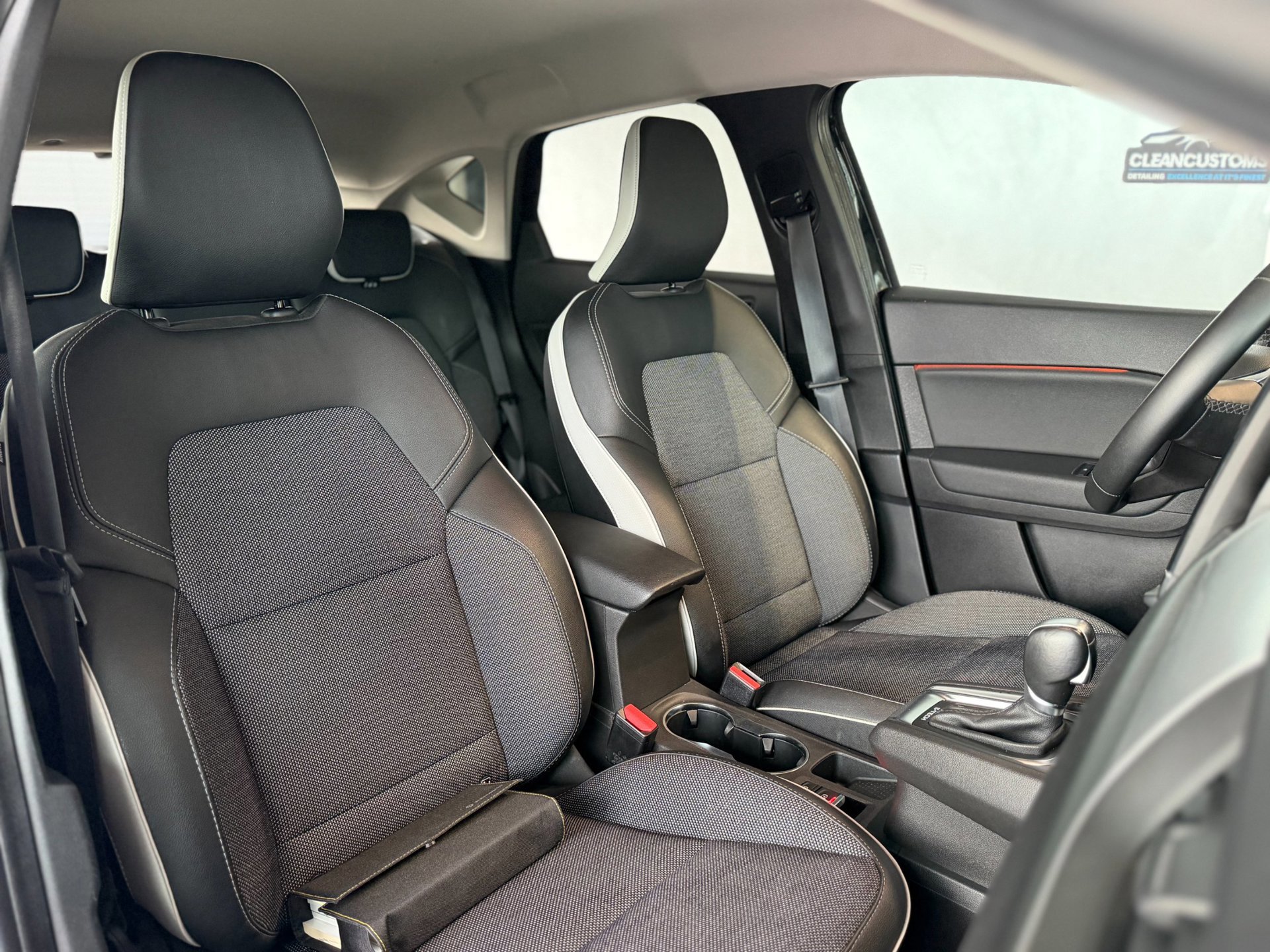 Renault Captur 1.6 E-Tech Plug-in Hybrid 160 Intens 2022 (2022), foto 21