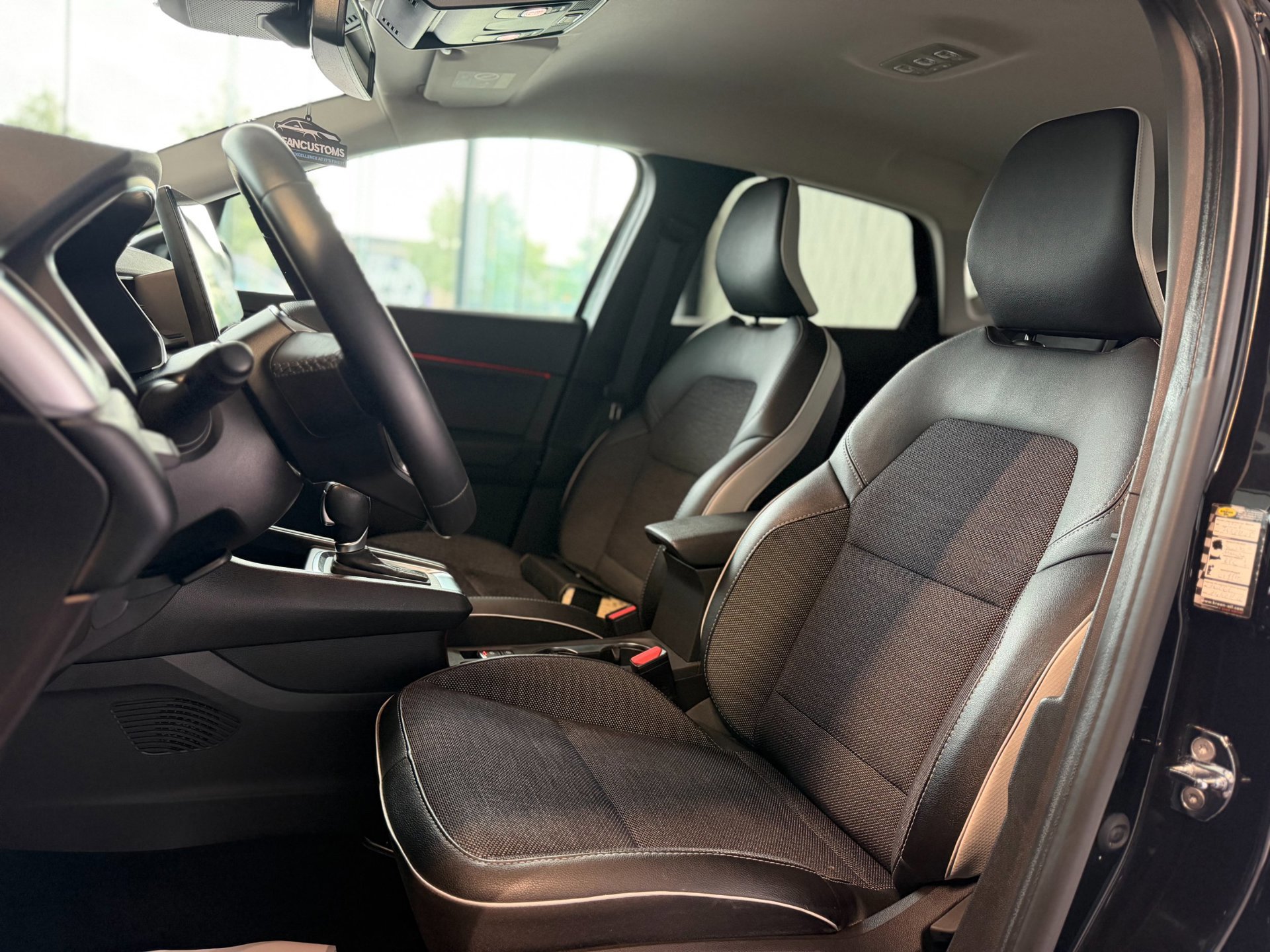 Renault Captur 1.6 E-Tech Plug-in Hybrid 160 Intens 2022 (2022), foto 26