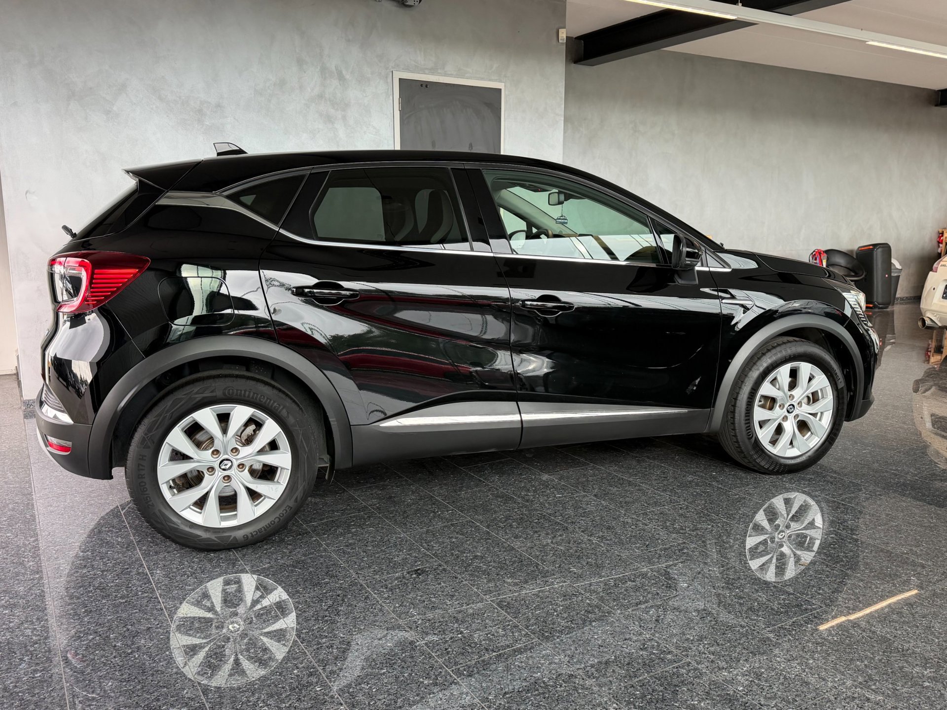 Renault Captur 1.6 E-Tech Plug-in Hybrid 160 Intens 2022 (2022), foto 4