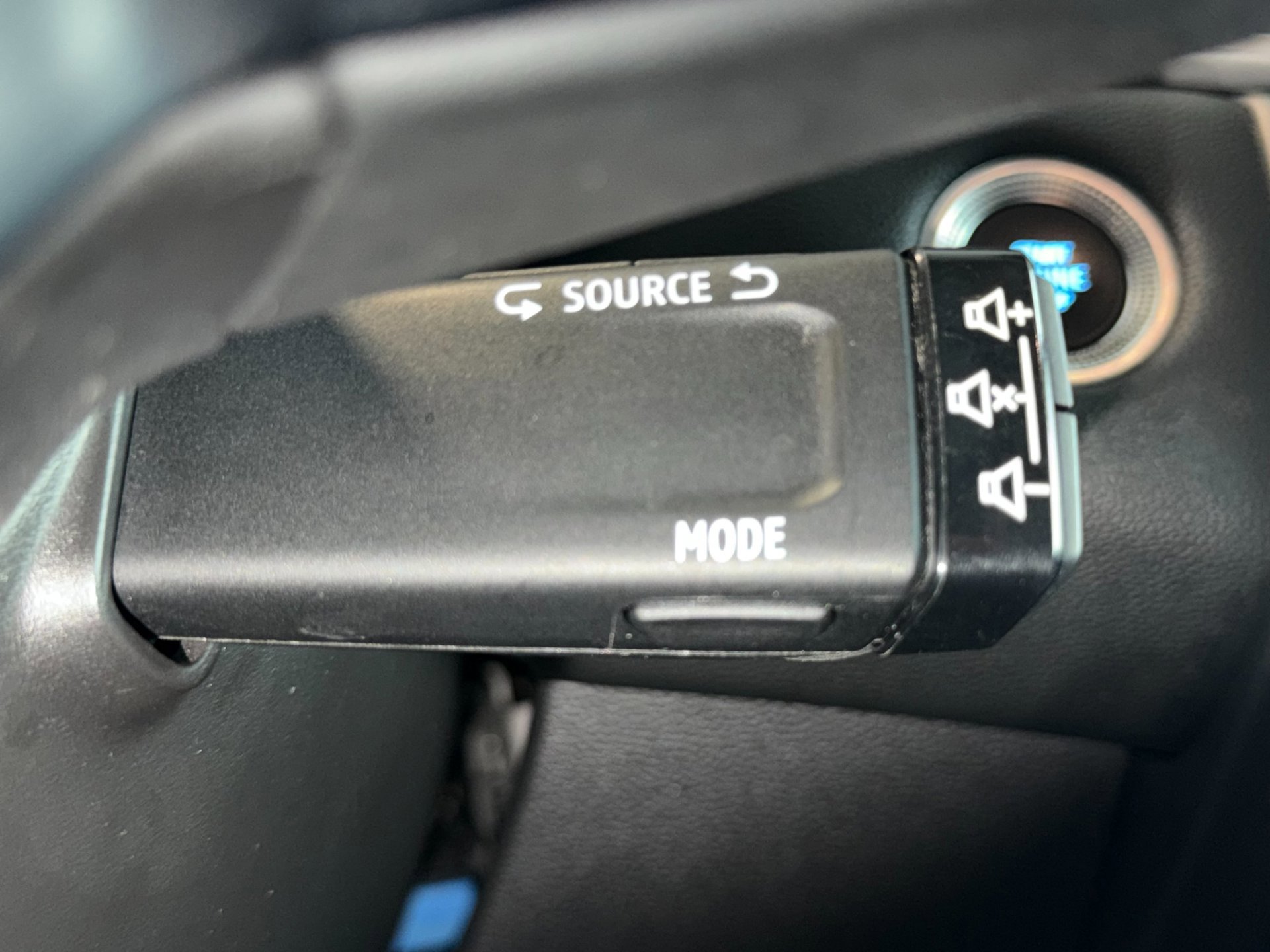 Renault Captur 1.6 E-Tech Plug-in Hybrid 160 Intens 2022 (2022), foto 33