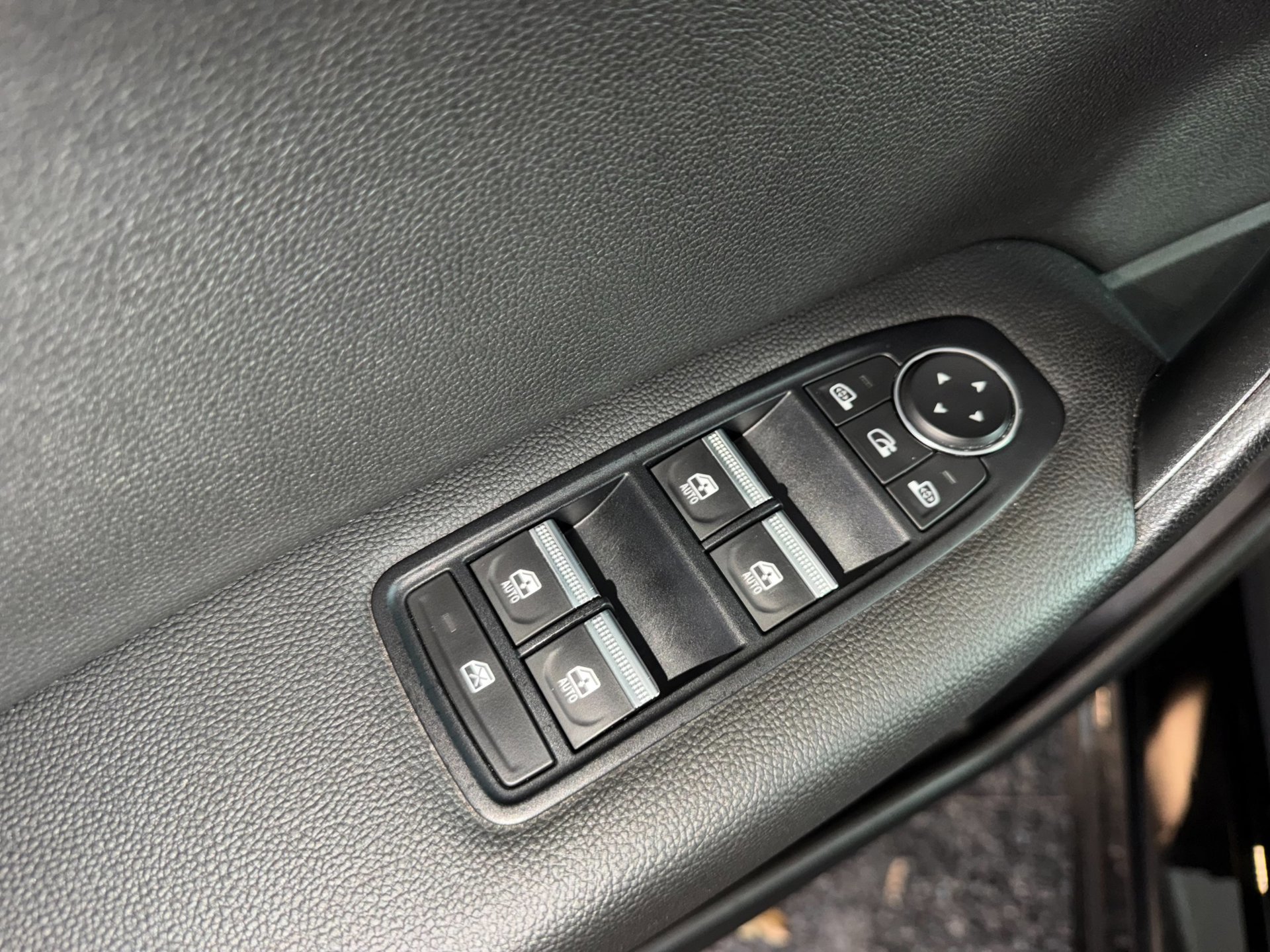 Renault Captur 1.6 E-Tech Plug-in Hybrid 160 Intens 2022 (2022), foto 41