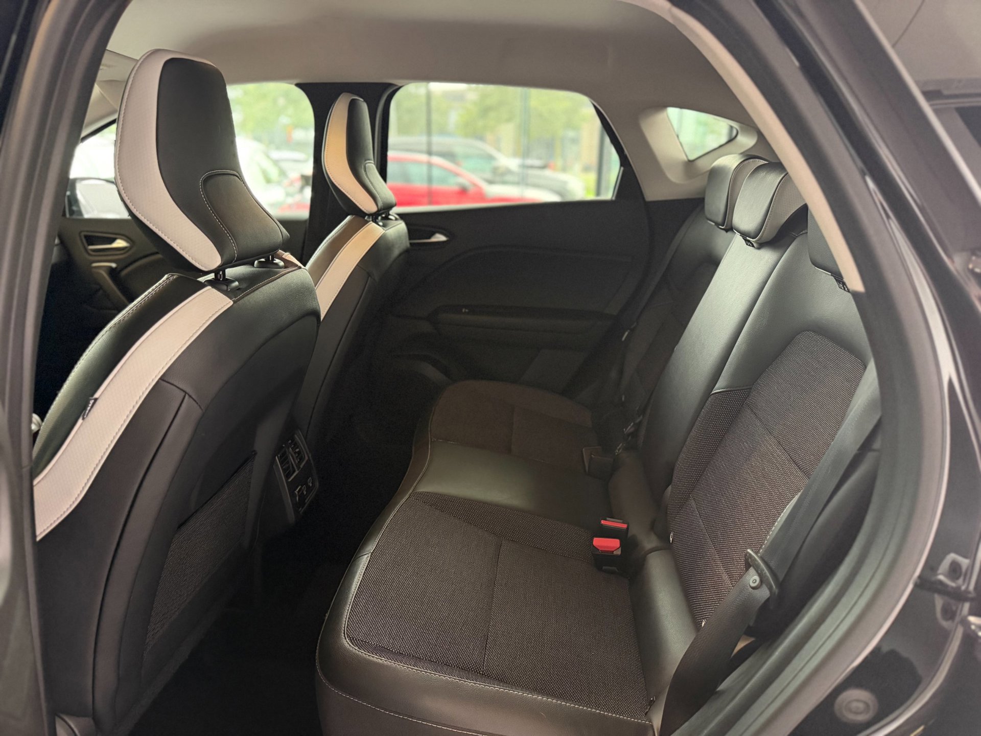 Renault Captur 1.6 E-Tech Plug-in Hybrid 160 Intens 2022 (2022), foto 43