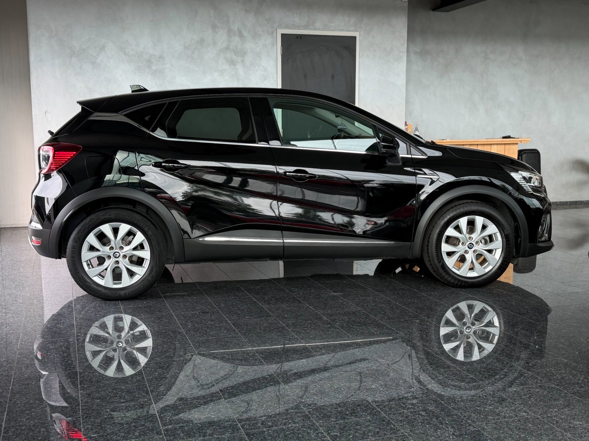 Renault Captur 1.6 E-Tech Plug-in Hybrid 160 Intens 2022 (2022), foto 7