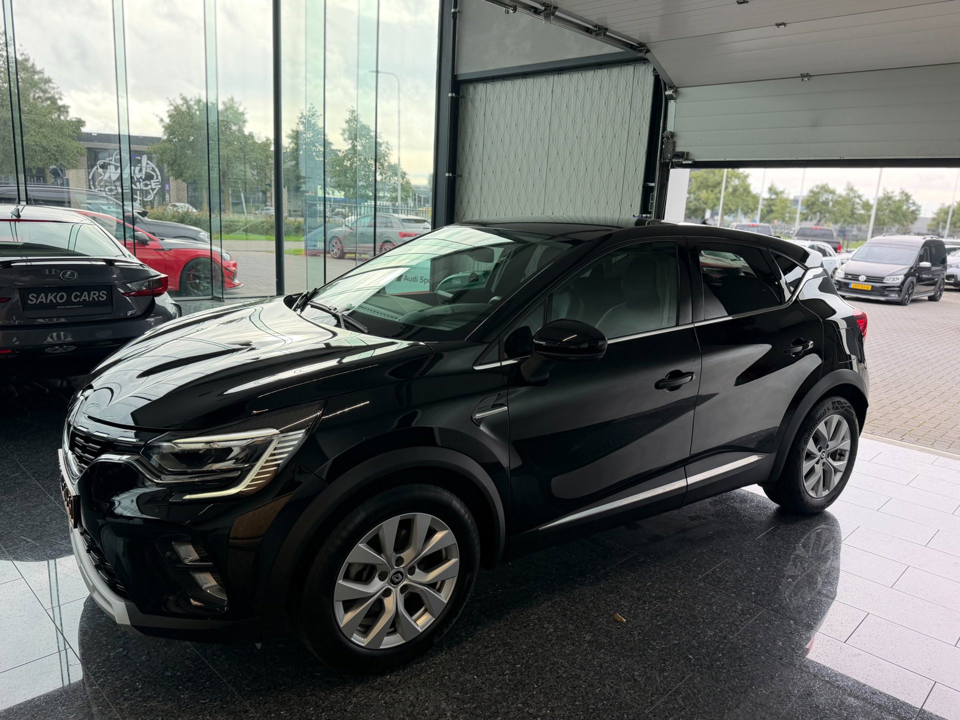 Renault Captur 1.6 E-Tech Plug-in Hybrid 160 Intens 2022 (2022), foto 8