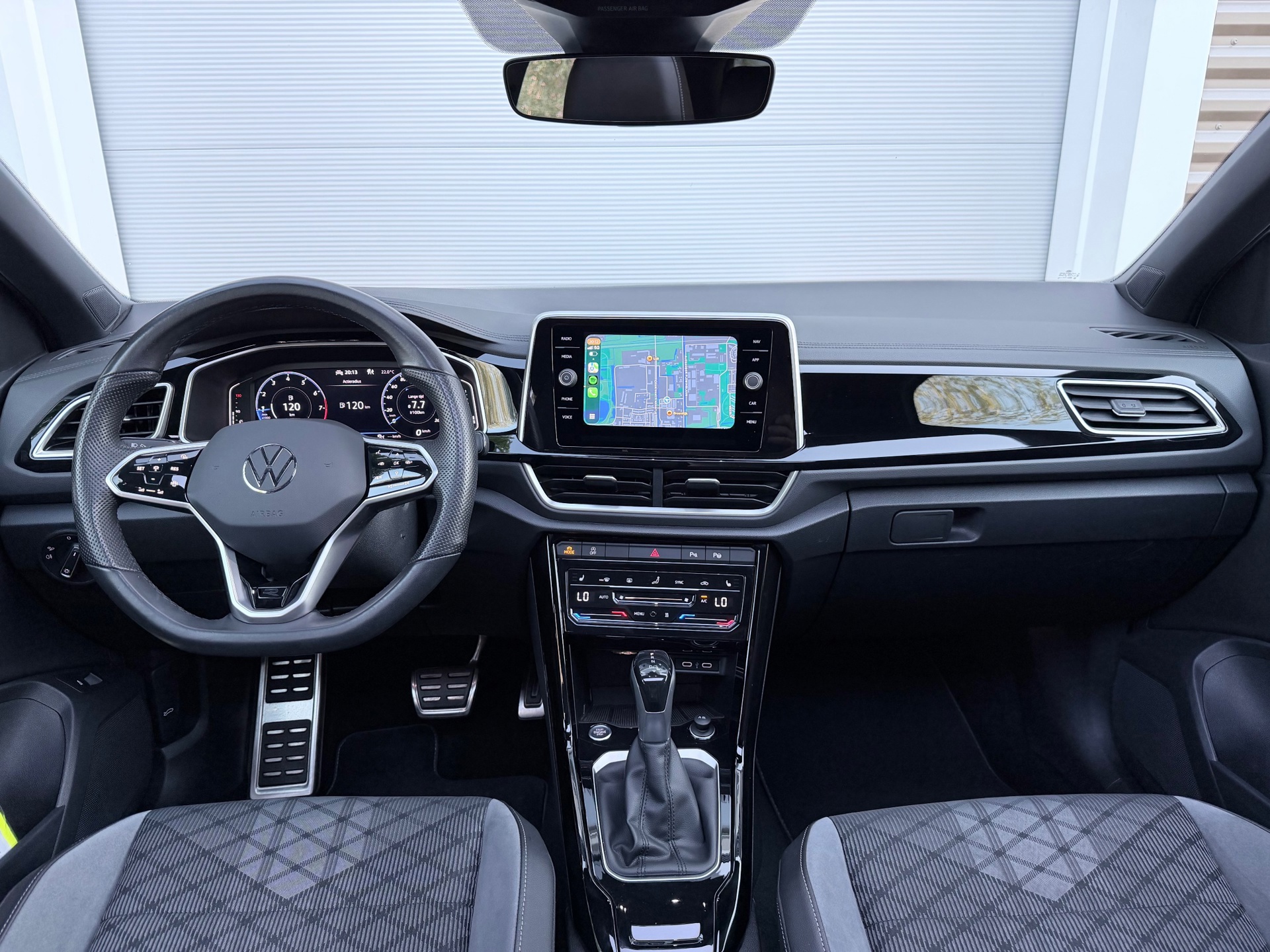 Volkswagen T-Roc 1.5 TSI 3x R-Line (2022), foto 11