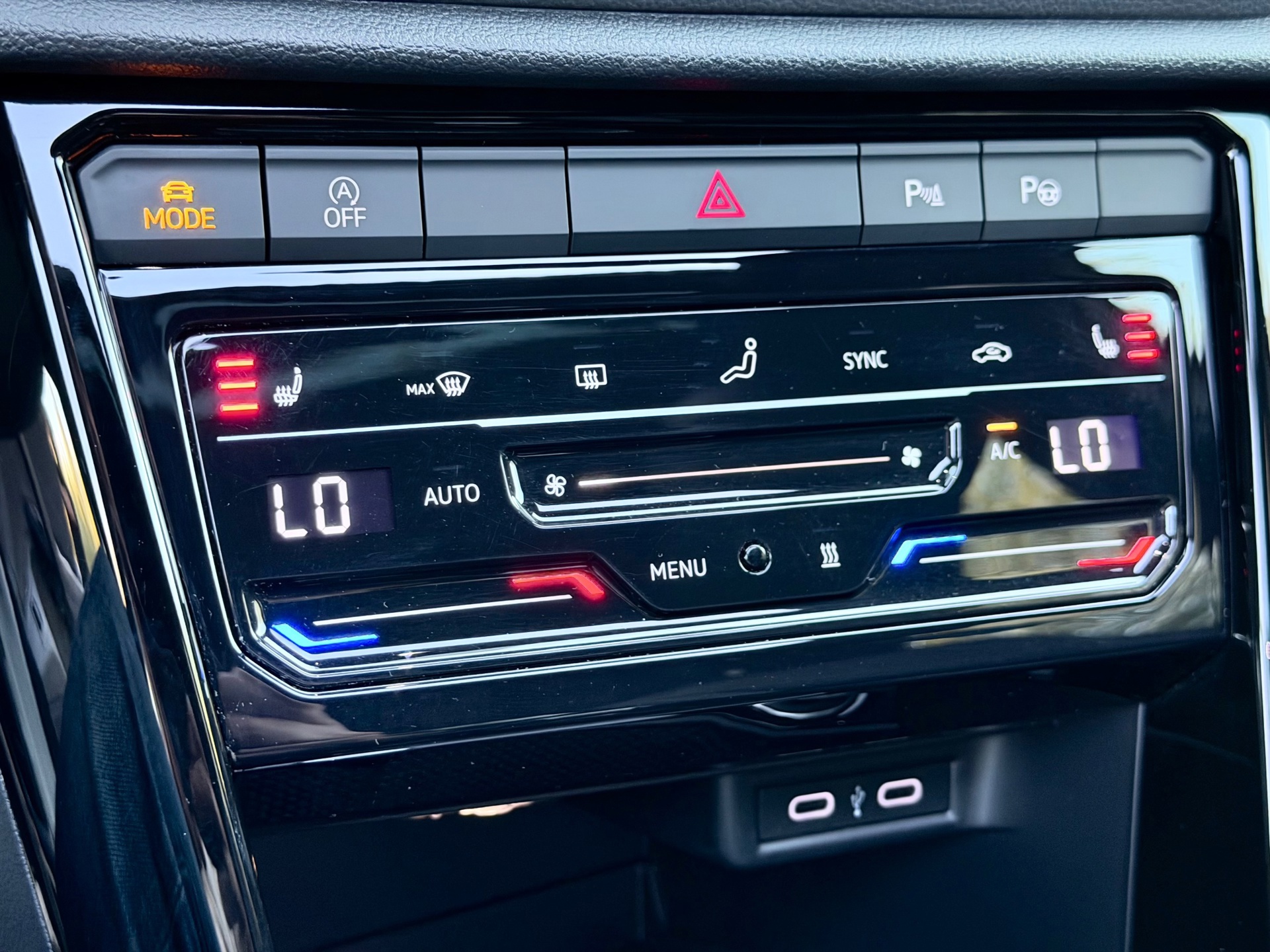 Volkswagen T-Roc 1.5 TSI 3x R-Line (2022), foto 20