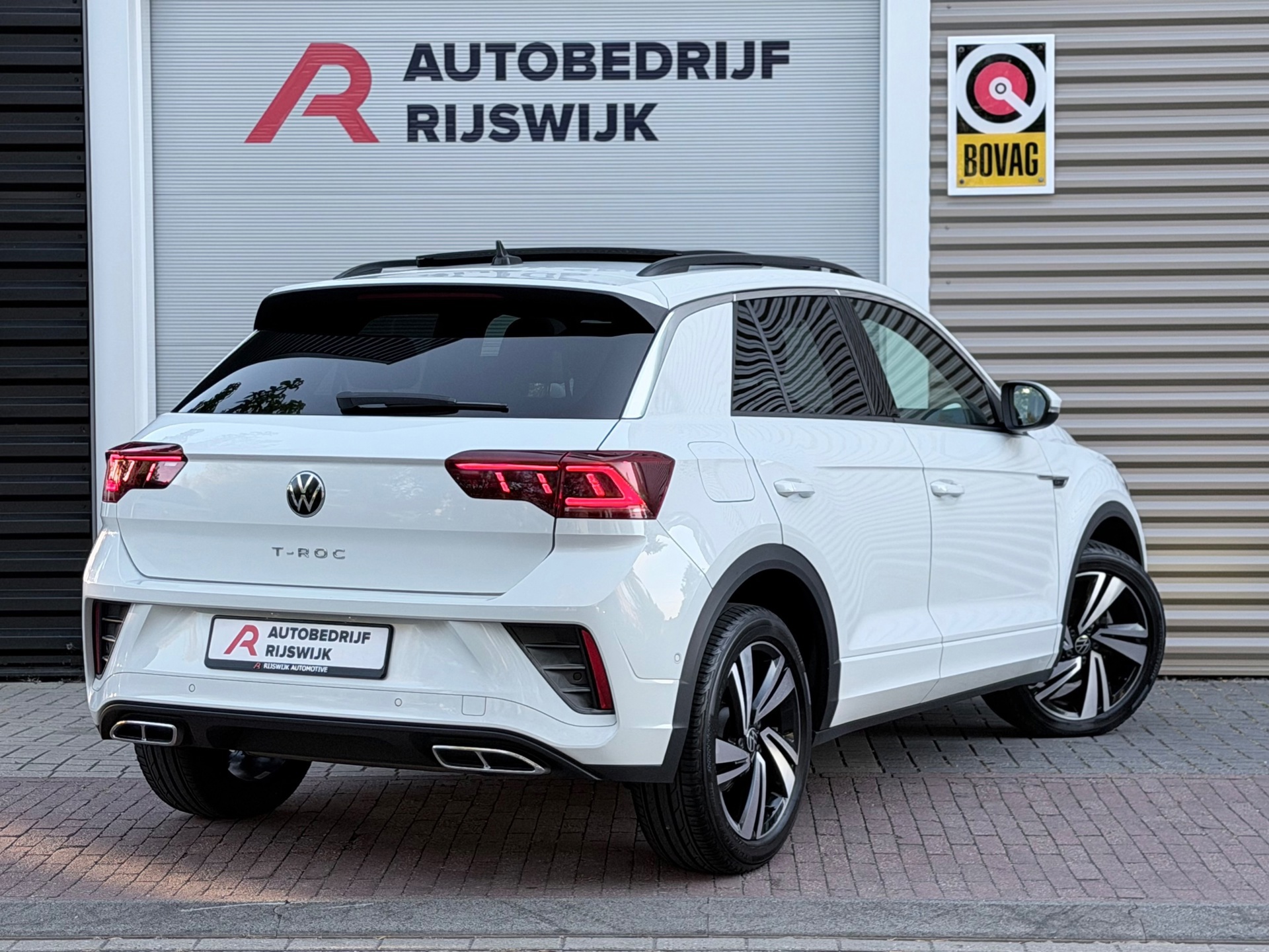 Volkswagen T-Roc 1.5 TSI 3x R-Line (2022), foto 4