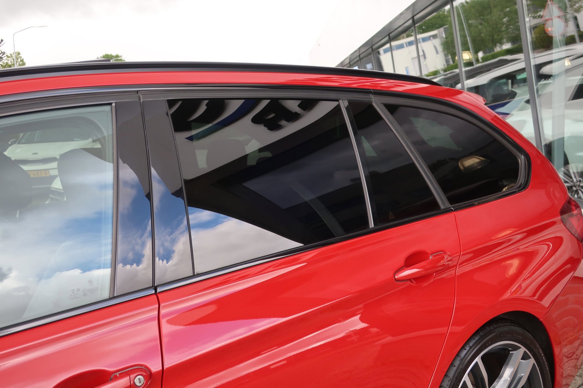 BMW 3-serie Touring 320i Edition M Sport Shadow Executive 1e (2019), foto 12