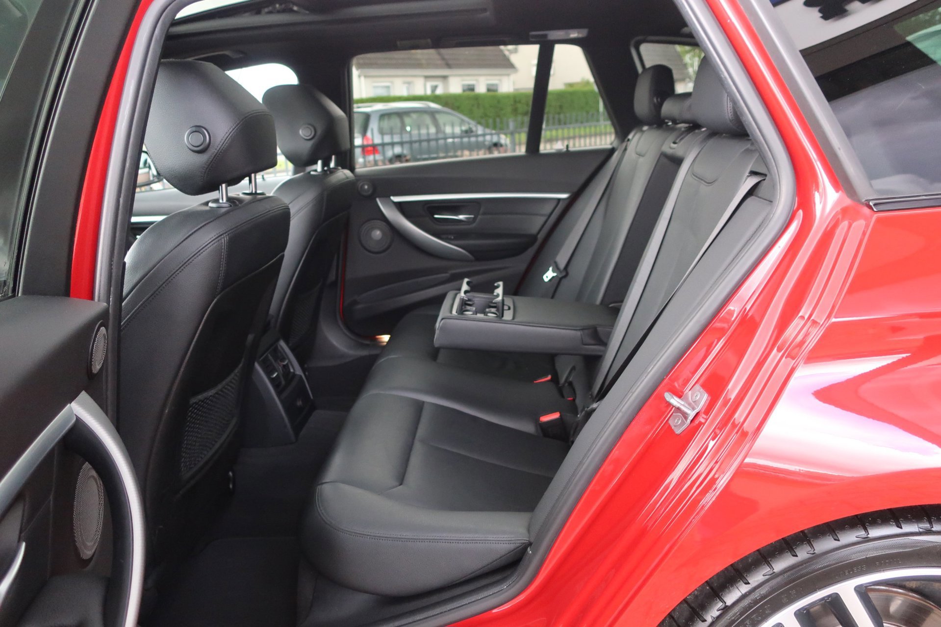 BMW 3-serie Touring 320i Edition M Sport Shadow Executive 1e (2019), foto 24