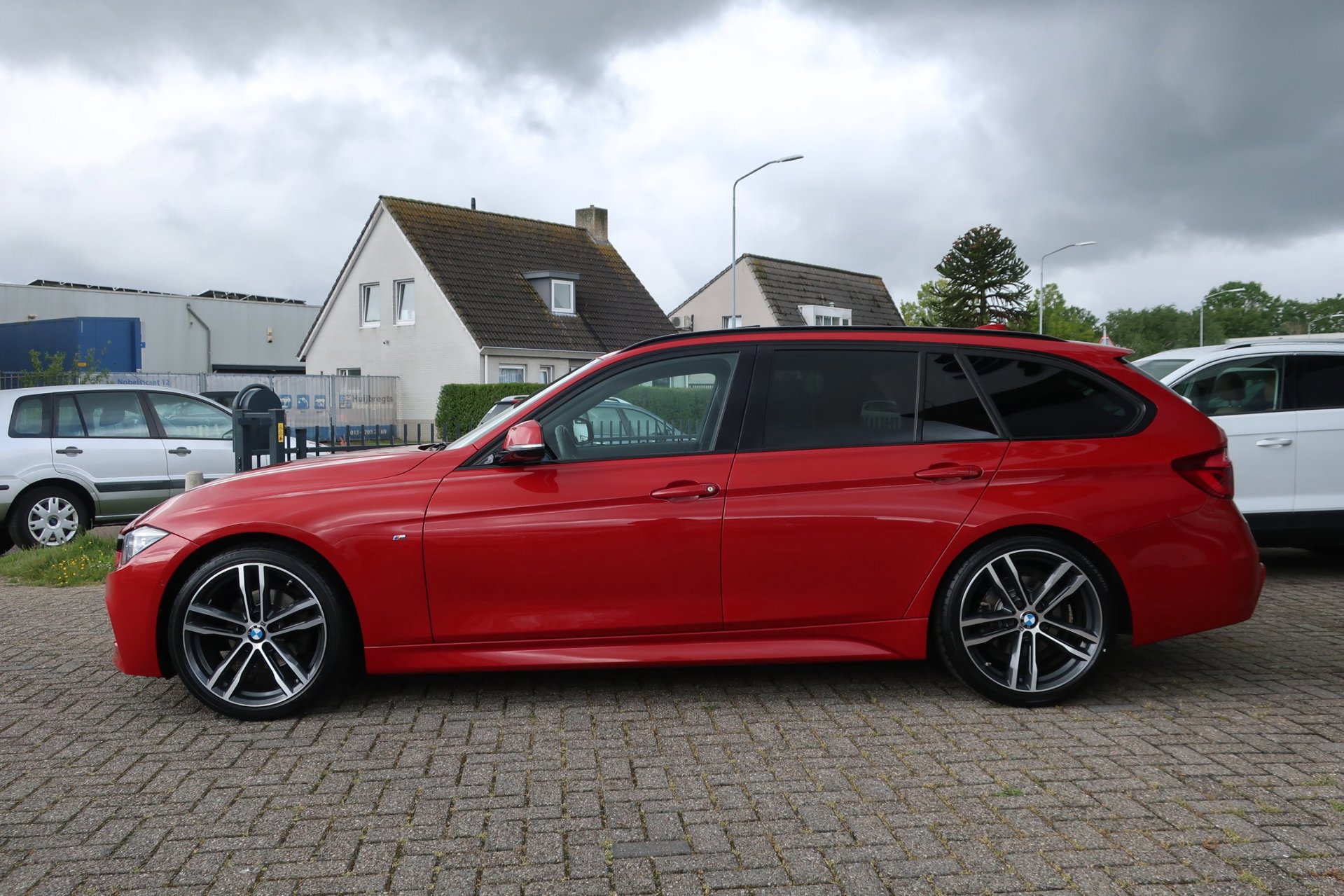 BMW 3-serie Touring 320i Edition M Sport Shadow Executive 1e (2019), foto 4