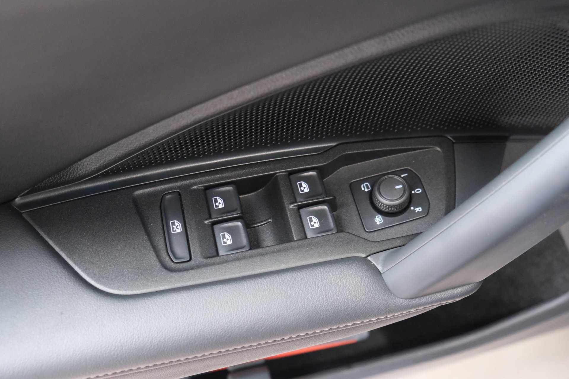 Volkswagen Tiguan 1.5 eTSI Life Edition (2024), foto 12
