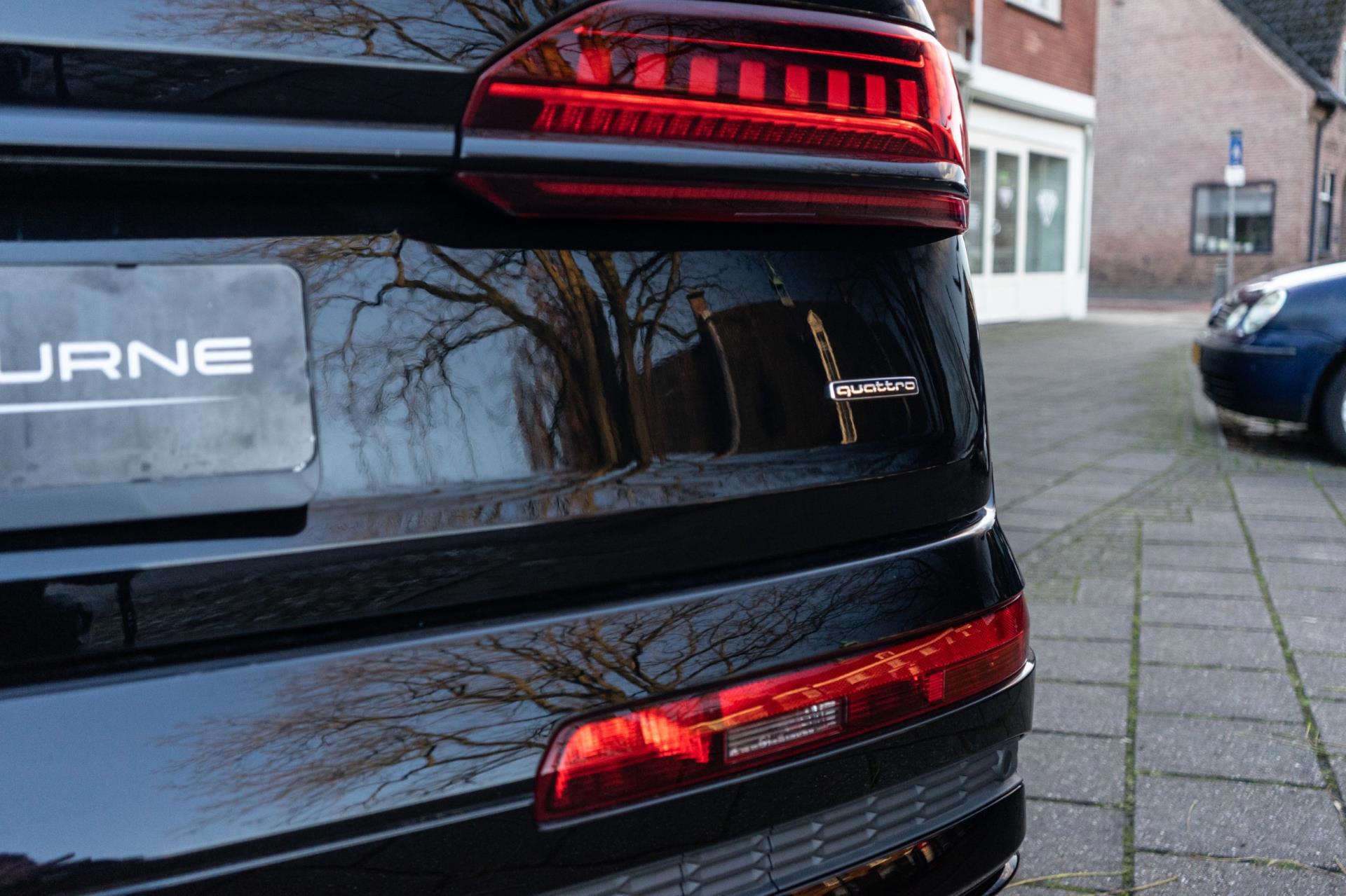 Audi Q7 55 TFSI e quattro S-Line (2021), foto 16