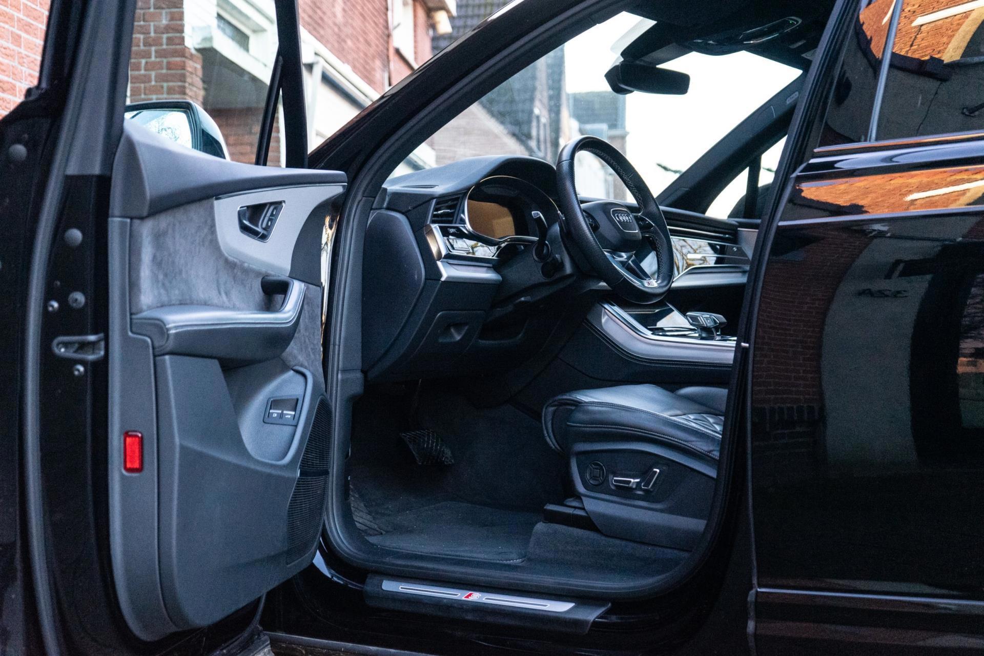Audi Q7 55 TFSI e quattro S-Line (2021), foto 19