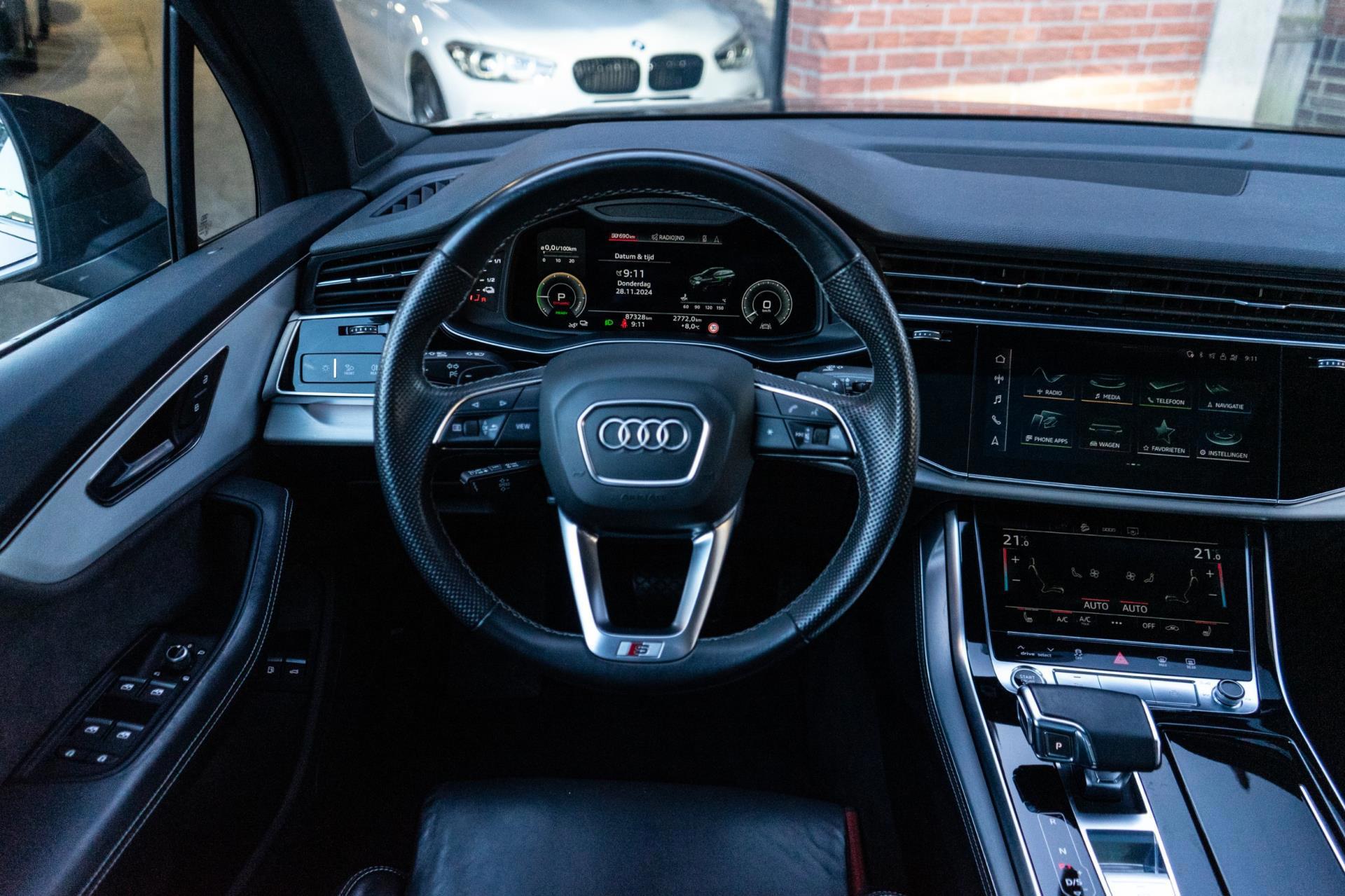 Audi Q7 55 TFSI e quattro S-Line (2021), foto 22