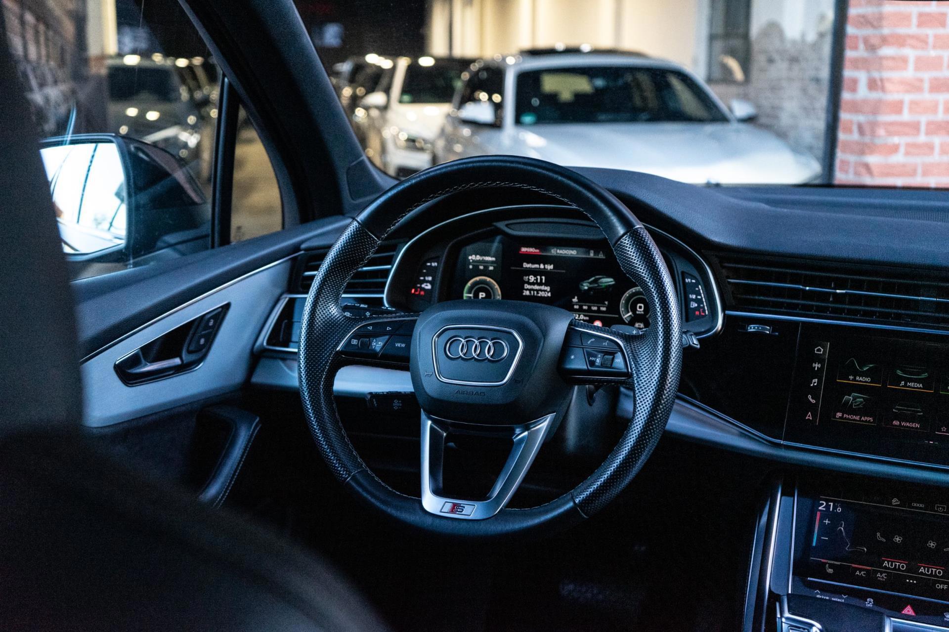 Audi Q7 55 TFSI e quattro S-Line (2021), foto 23