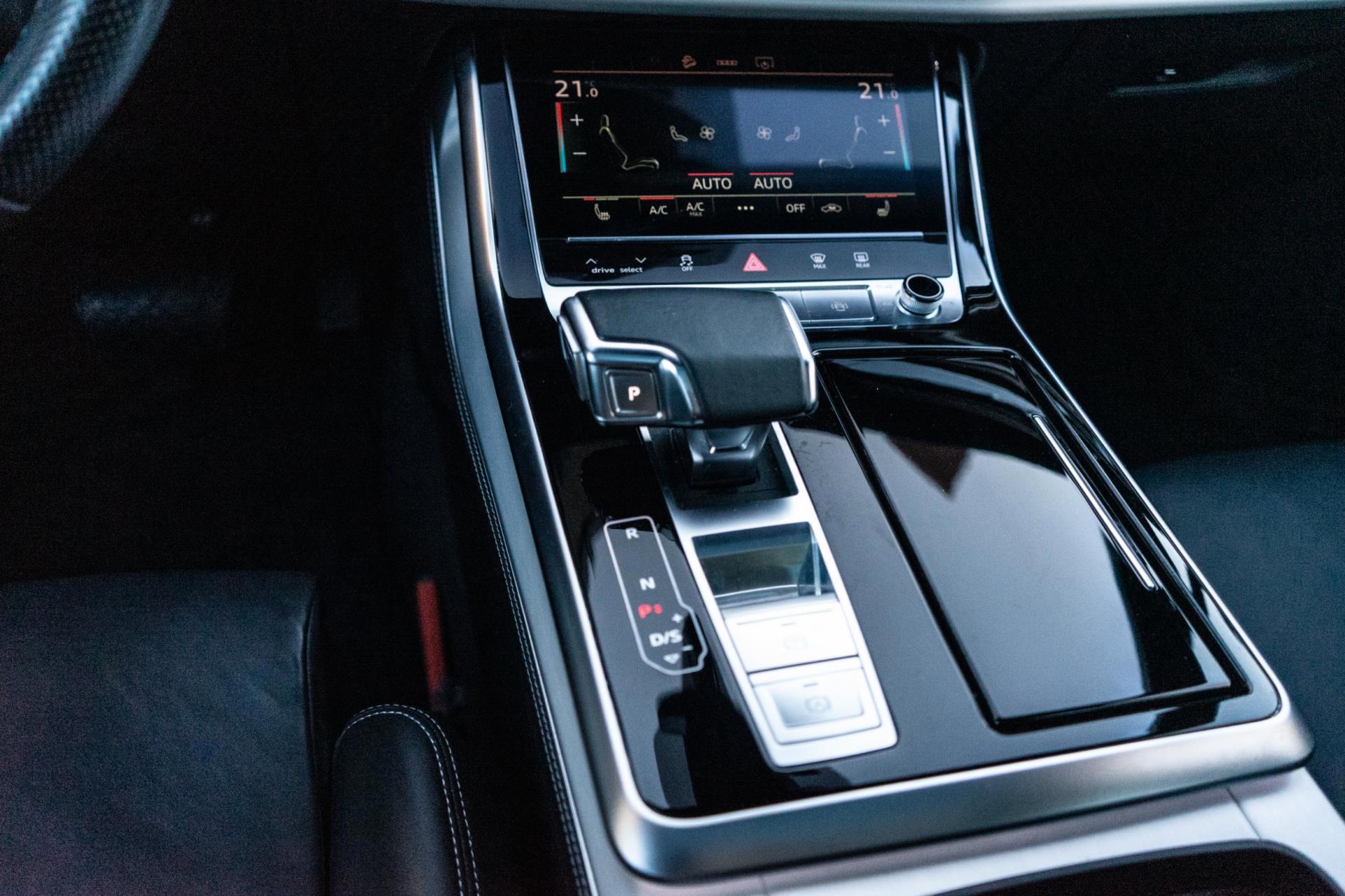 Audi Q7 55 TFSI e quattro S-Line (2021), foto 24