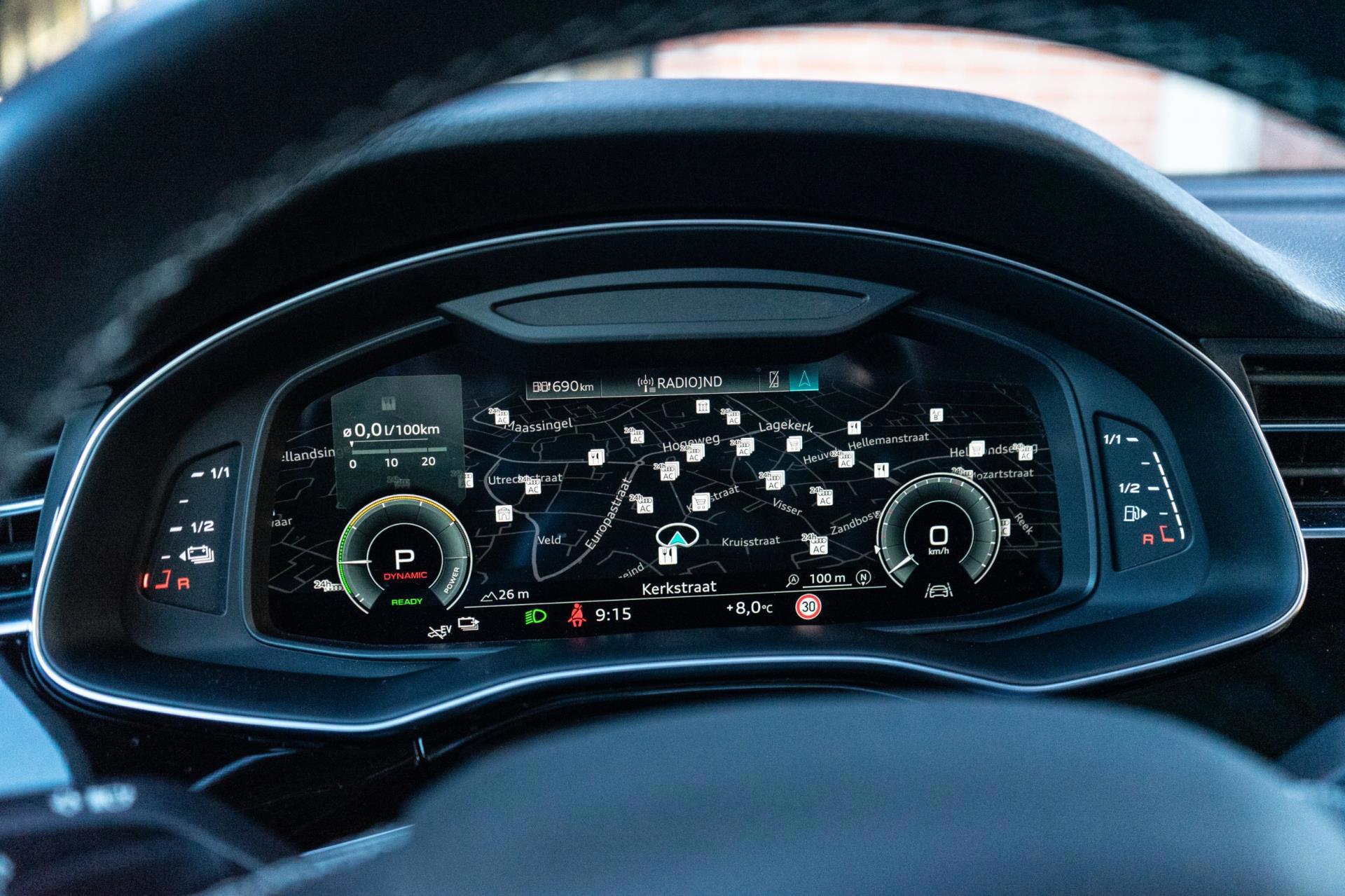 Audi Q7 55 TFSI e quattro S-Line (2021), foto 29