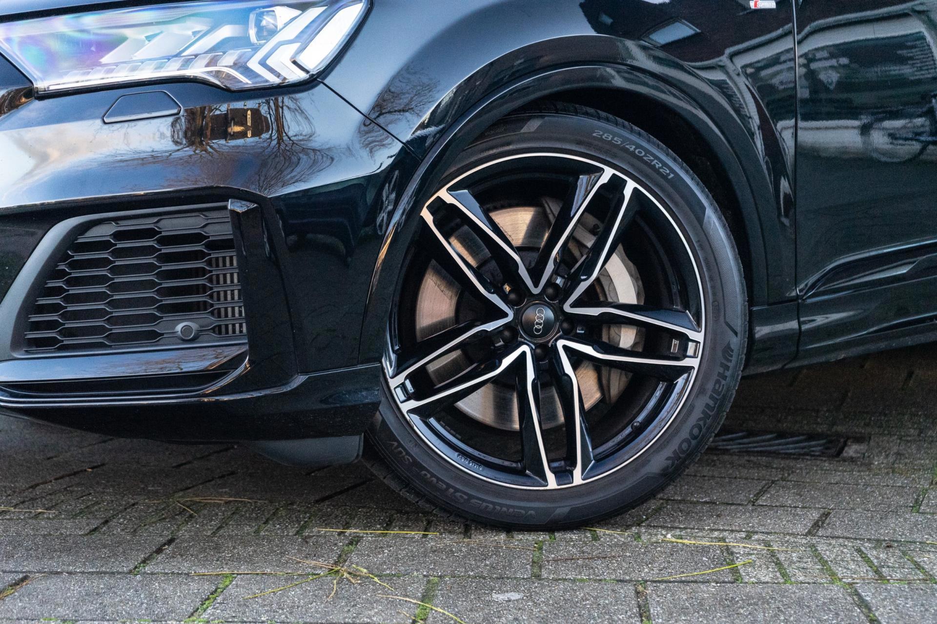 Audi Q7 55 TFSI e quattro S-Line (2021), foto 4