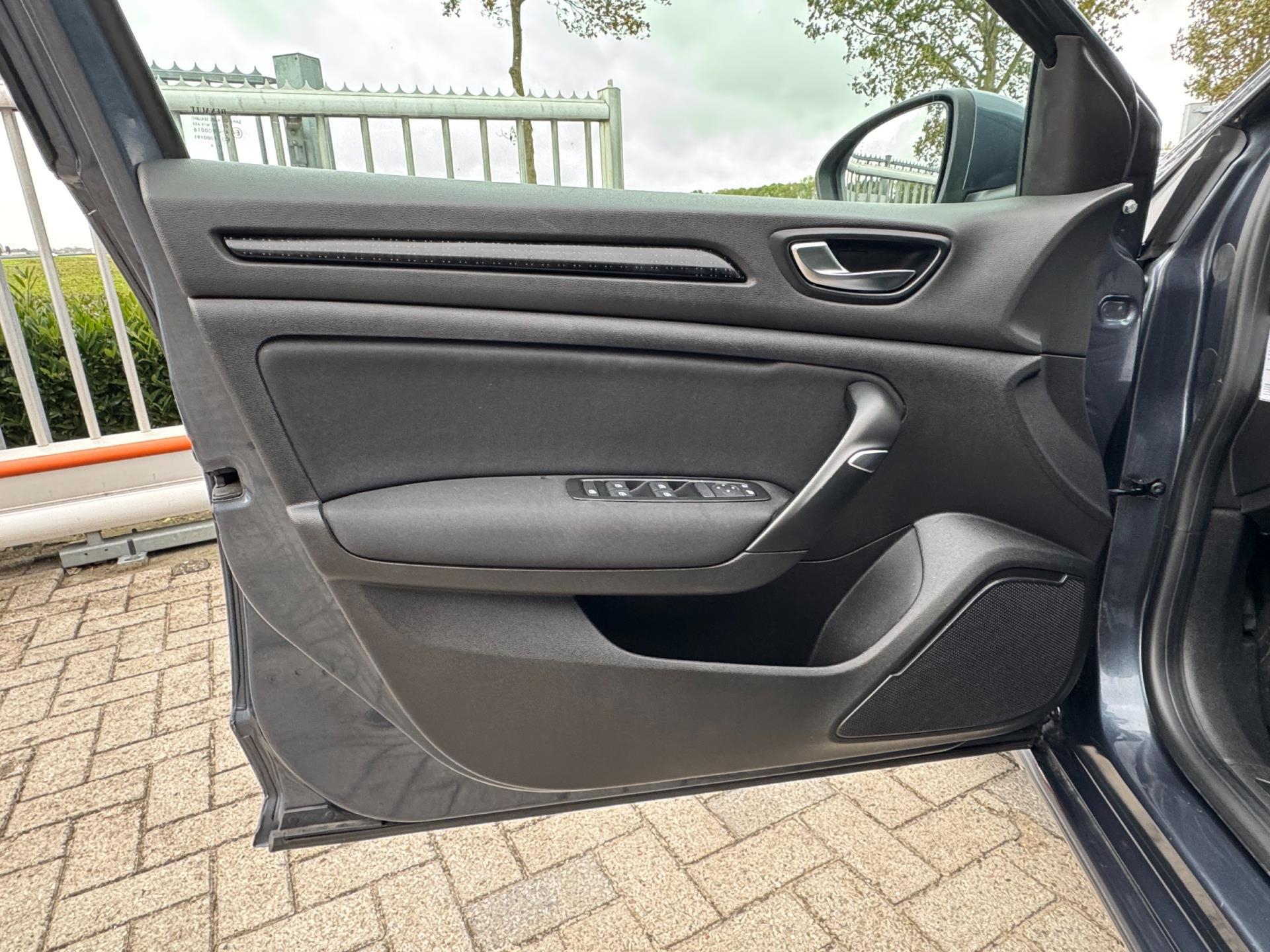 Renault Mégane 1.2 TCe Zen (2016), foto 10