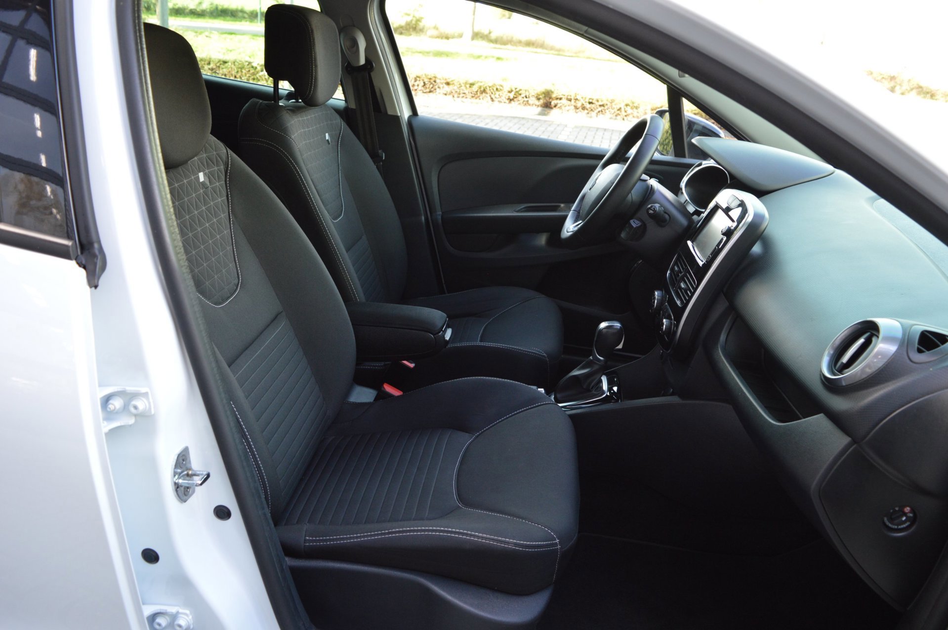 Renault Clio 1.2 TCe Zen (2017), foto 17