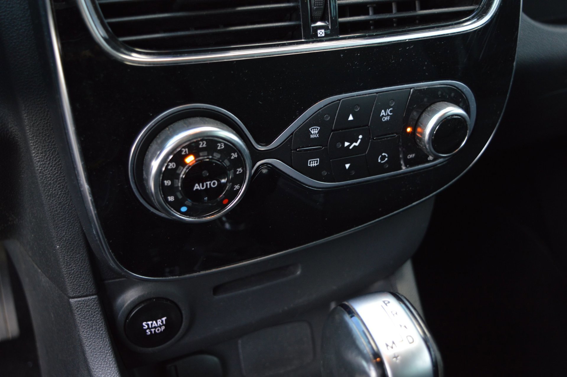 Renault Clio 1.2 TCe Zen (2017), foto 23