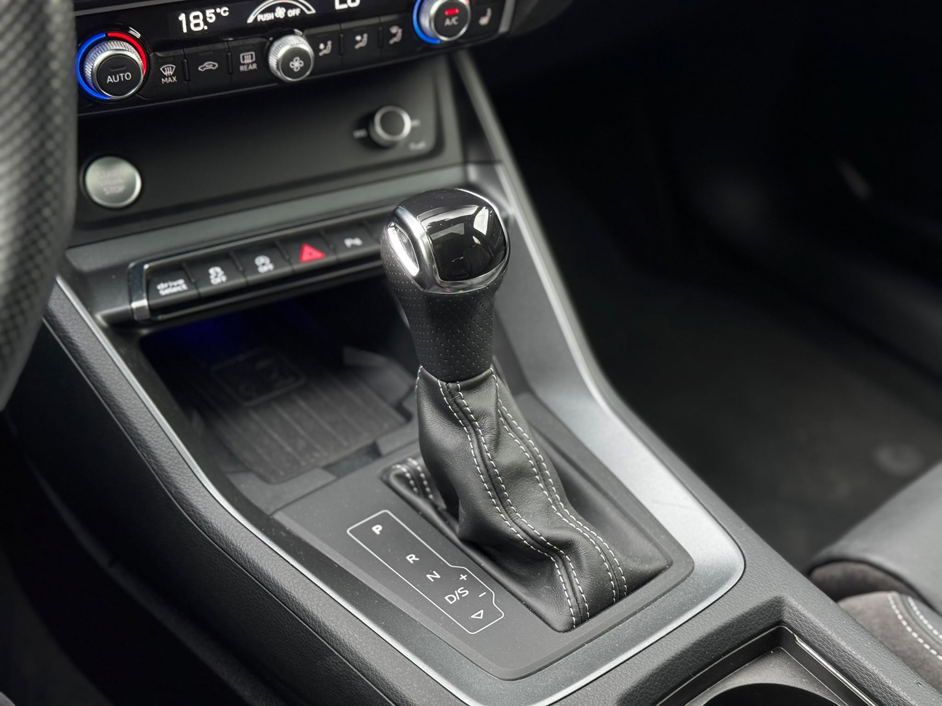 Audi Q3 Sportback 40 TFSI Quattro S-line (2020), foto 17