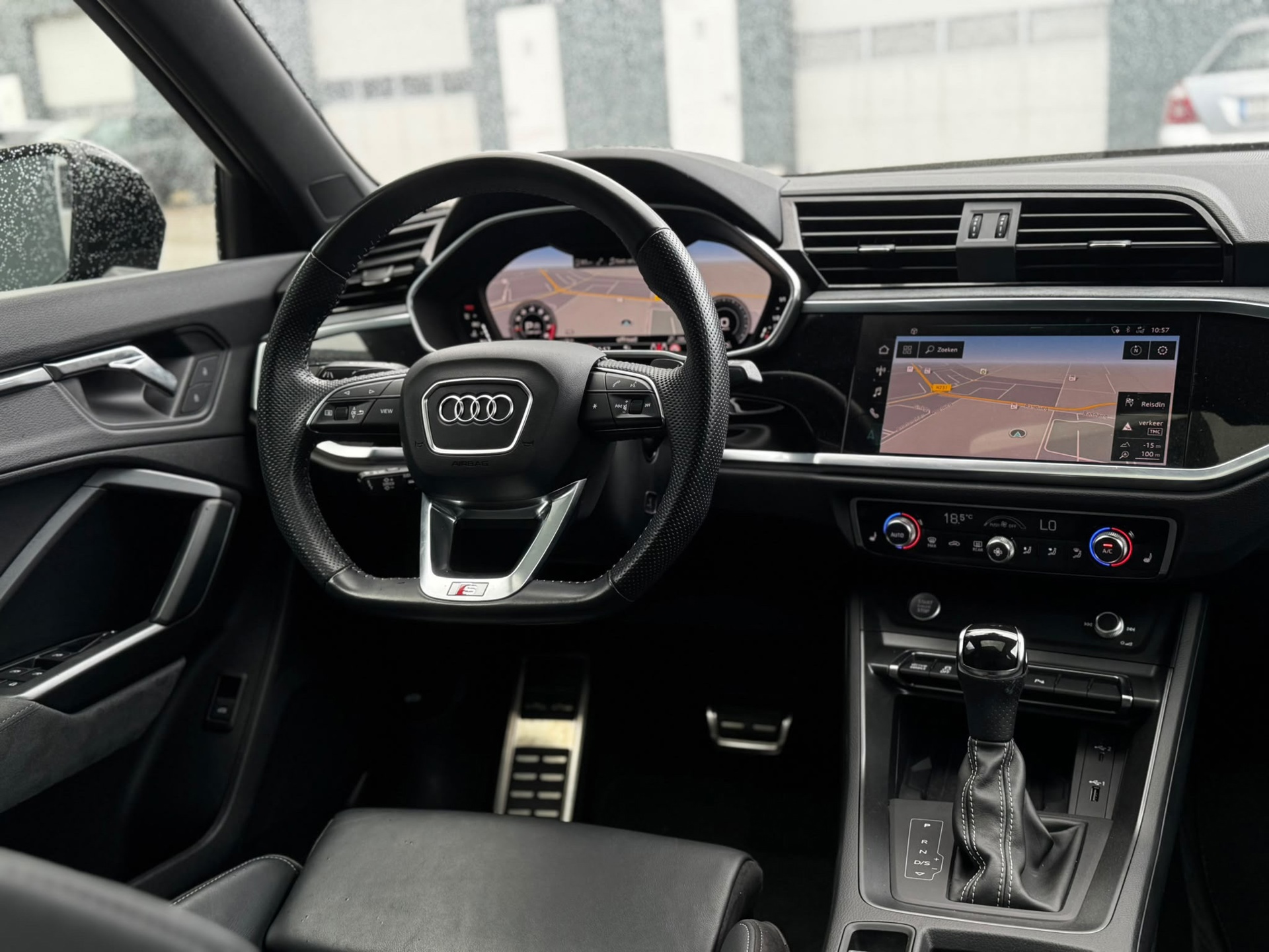 Audi Q3 Sportback 40 TFSI Quattro S-line (2020), foto 32