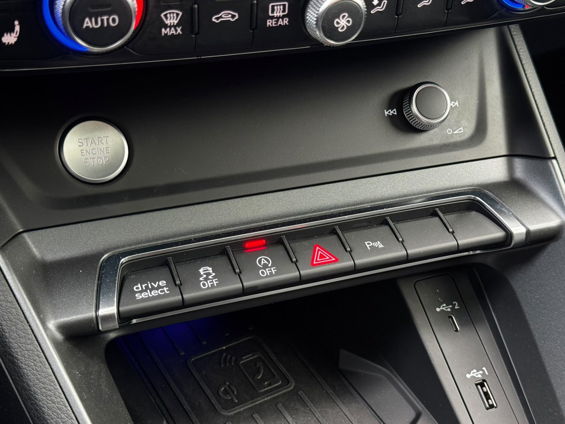 Audi Q3 Sportback 40 TFSI Quattro S-line (2020), foto 36