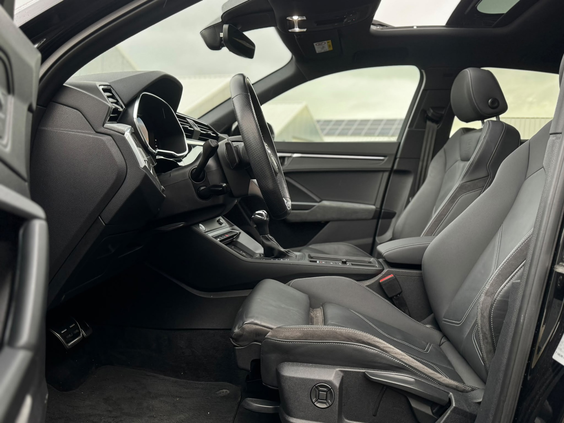 Audi Q3 Sportback 40 TFSI Quattro S-line (2020), foto 8