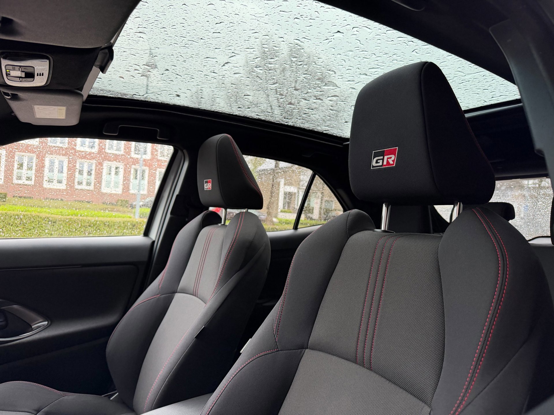 Toyota Yaris Cross 1.5 Hybrid GR Sport (2022), foto 8