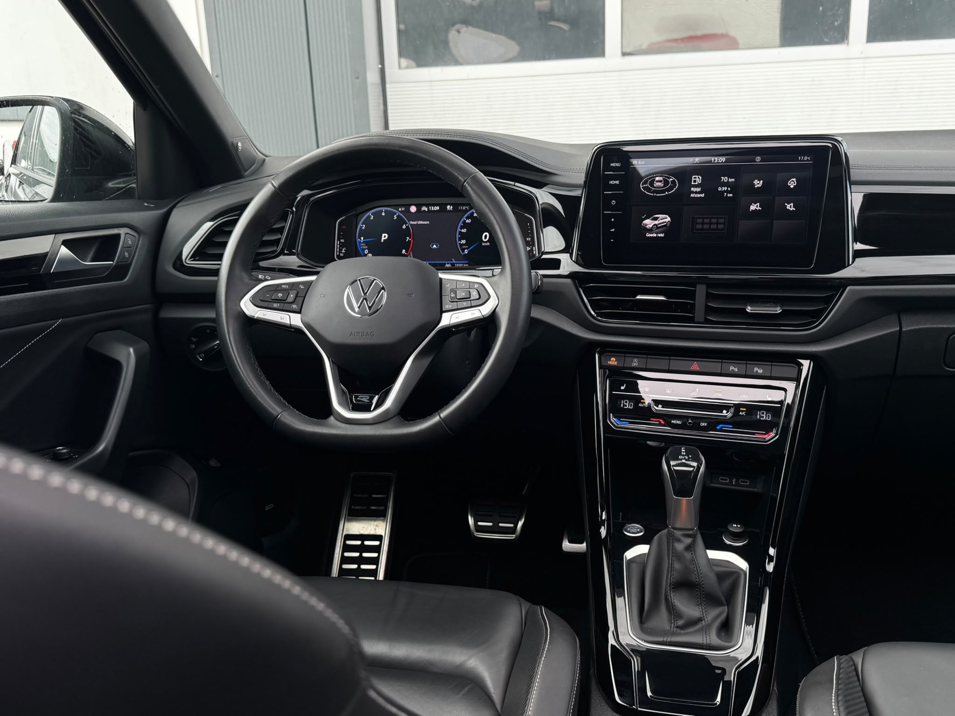 Volkswagen T-Roc 1.5 TSI R-Line (2024), foto 11