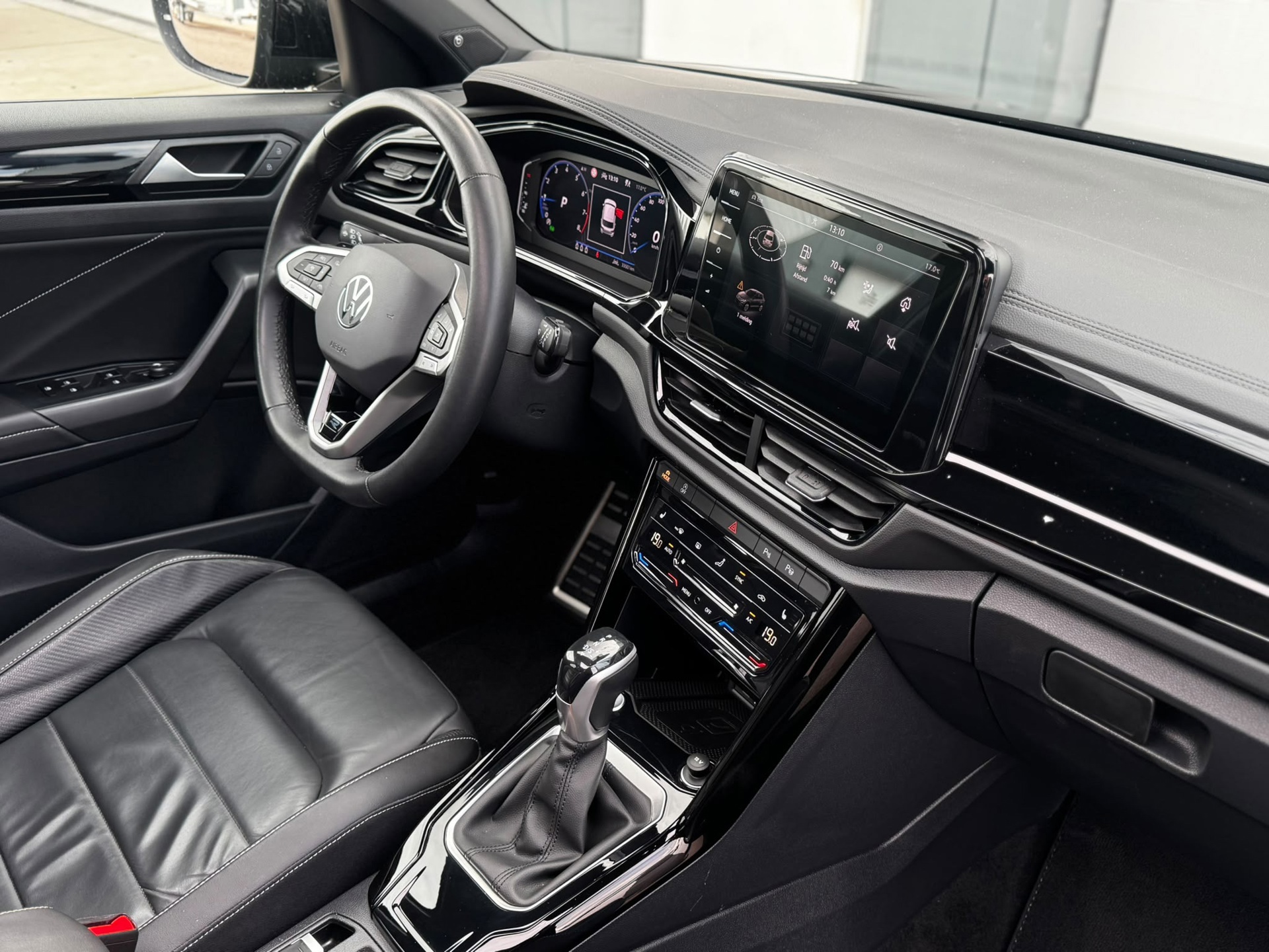 Volkswagen T-Roc 1.5 TSI R-Line (2024), foto 15