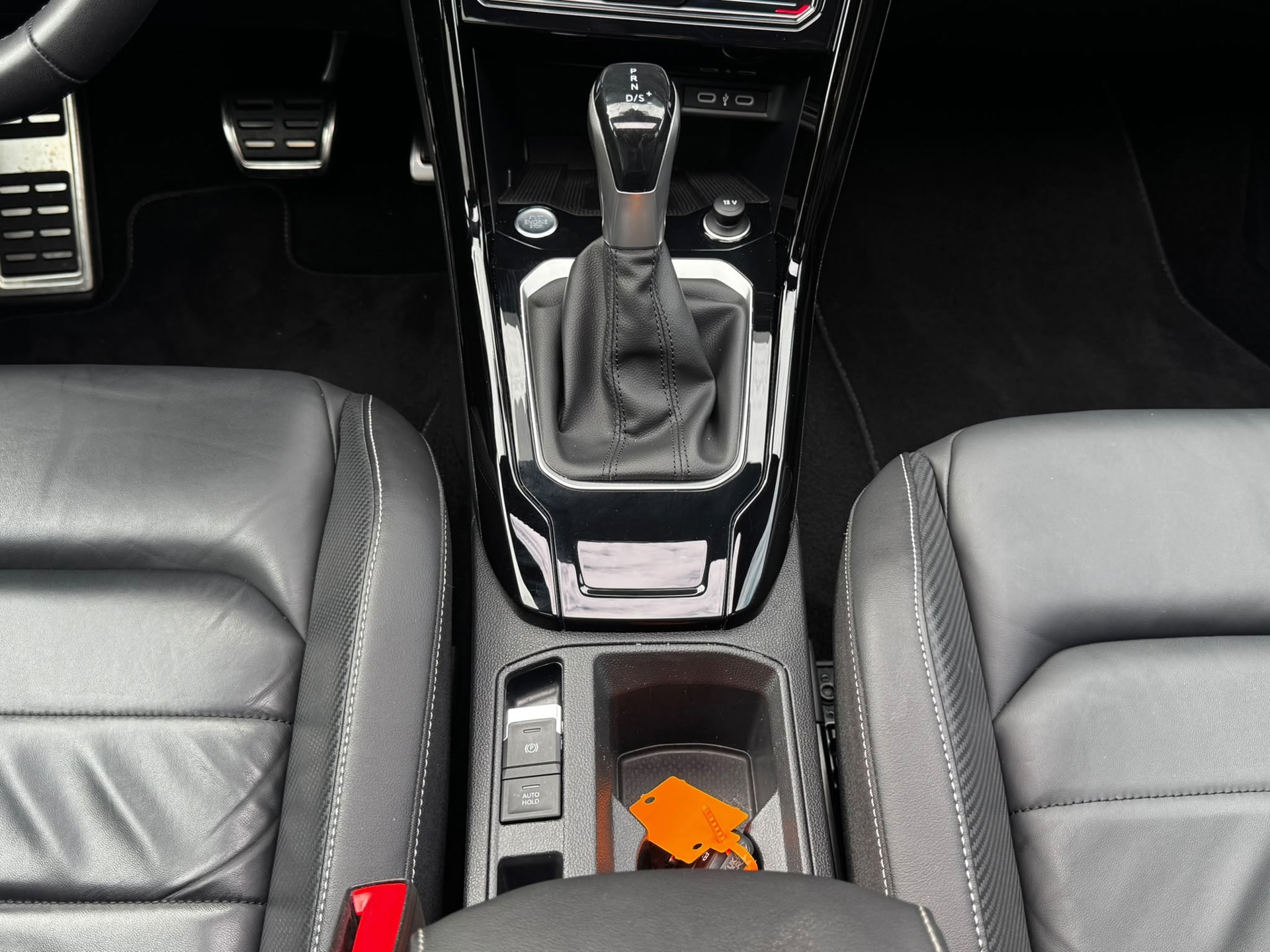Volkswagen T-Roc 1.5 TSI R-Line (2024), foto 21