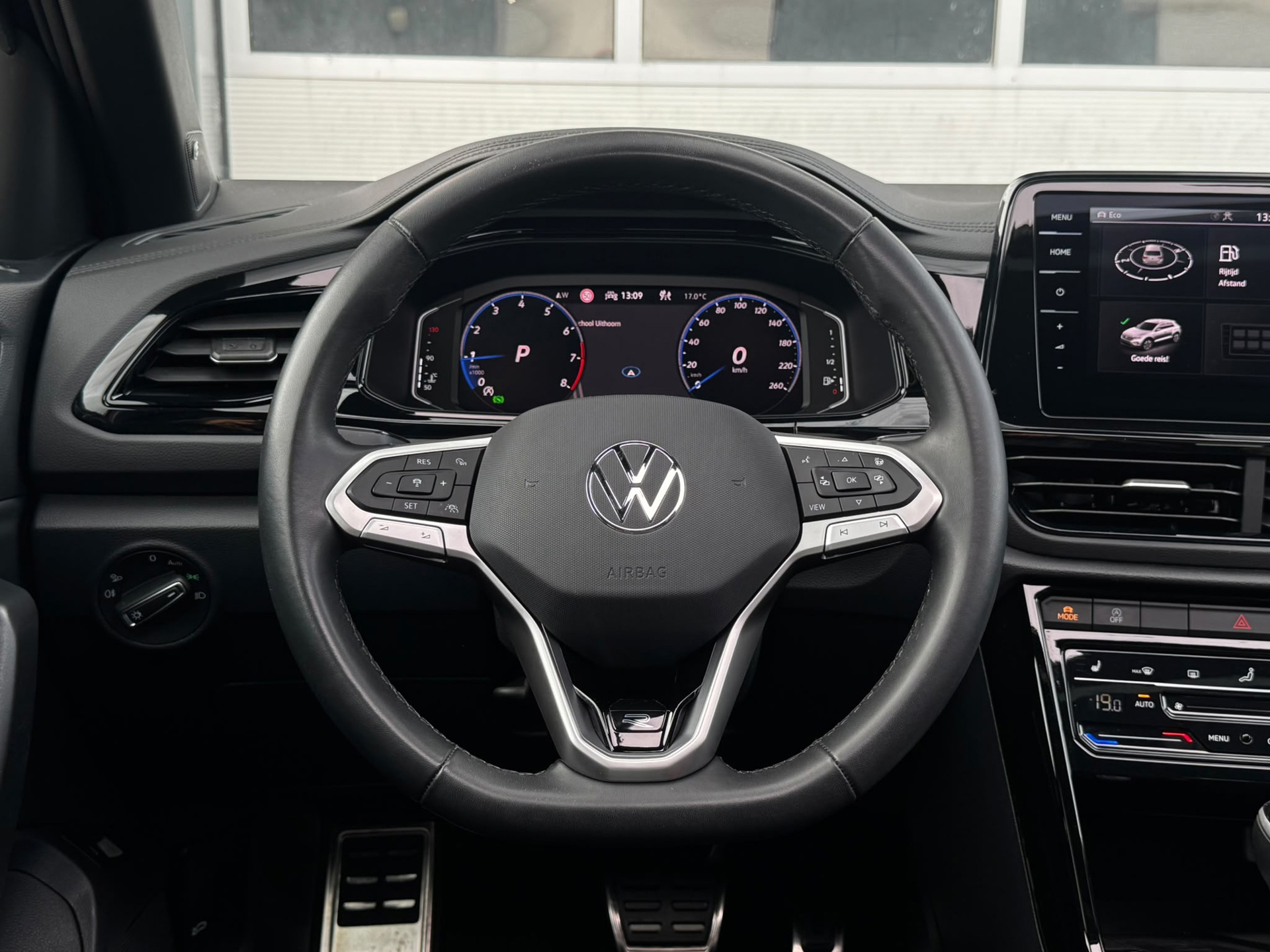 Volkswagen T-Roc 1.5 TSI R-Line (2024), foto 10
