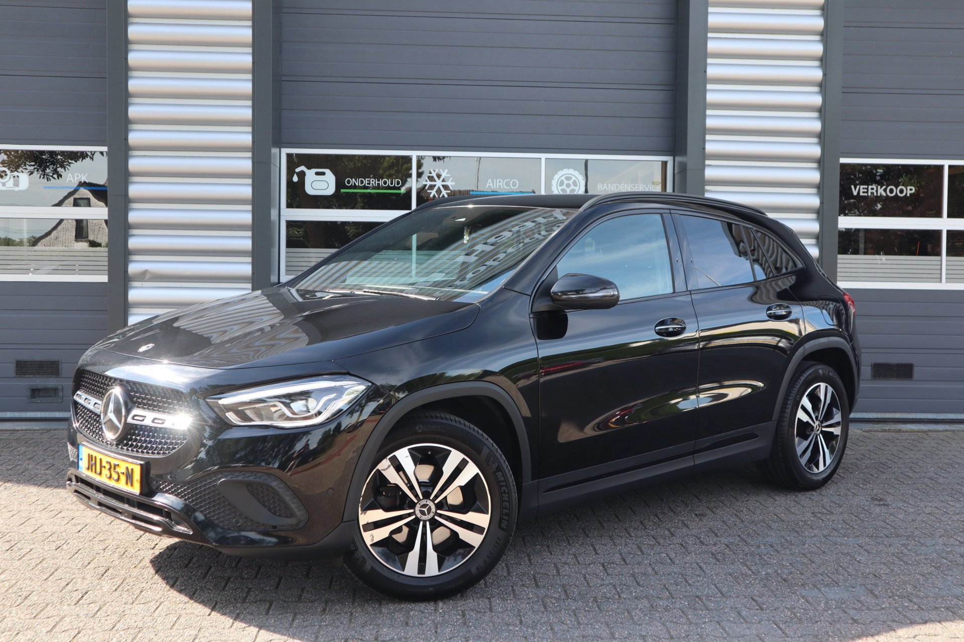 Mercedes-Benz GLA-klasse 200 AMG Line (2020), foto 1
