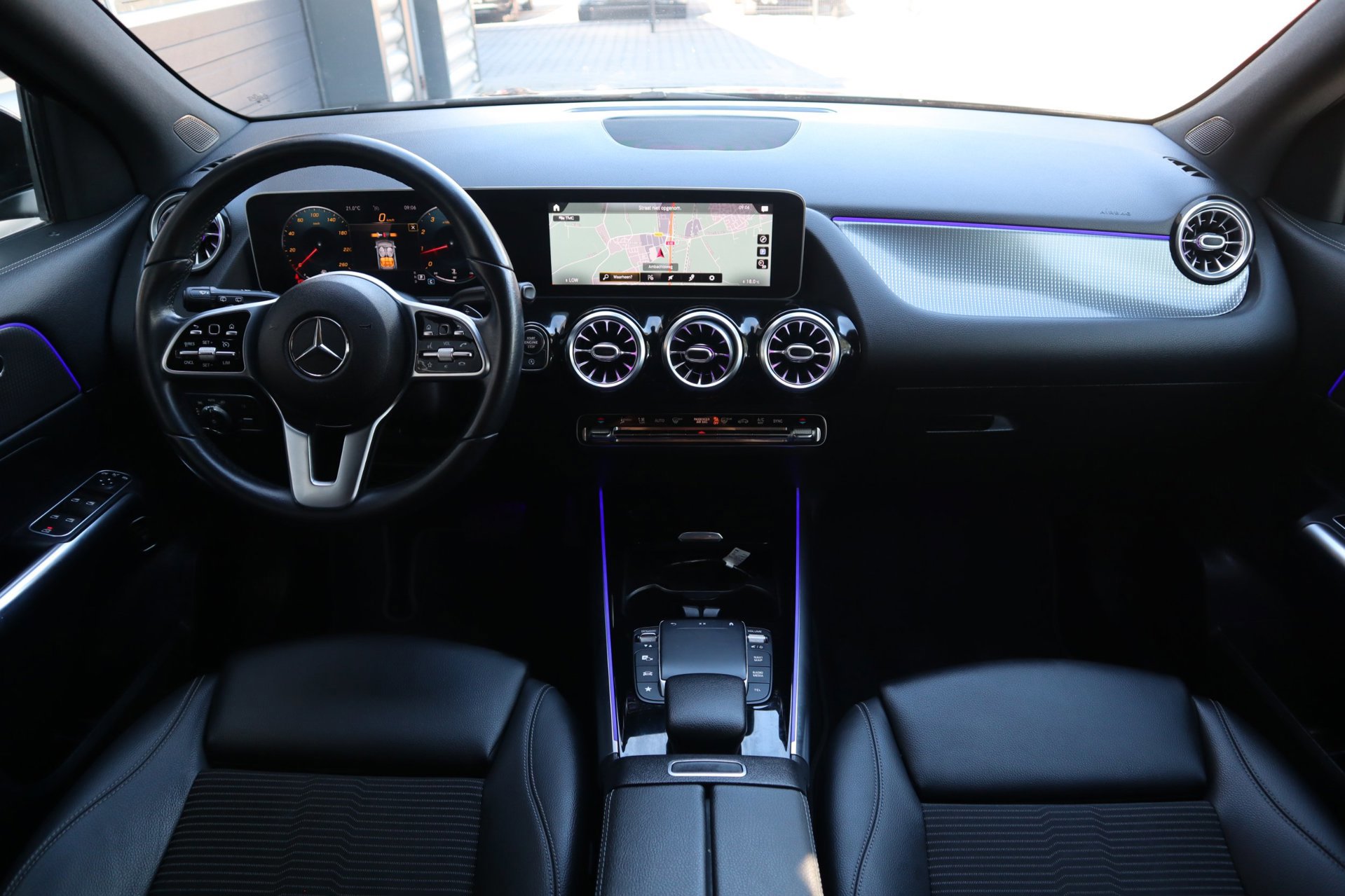 Mercedes-Benz GLA-klasse 200 AMG Line (2020), foto 11