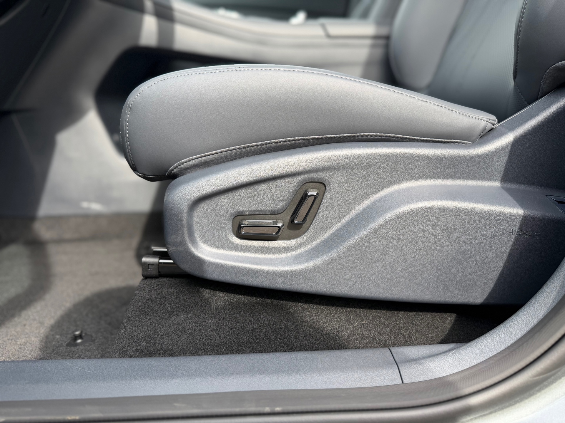 Geely Starray EM-I 1.5 Pro Plug-in Hybrid (2026), foto 25