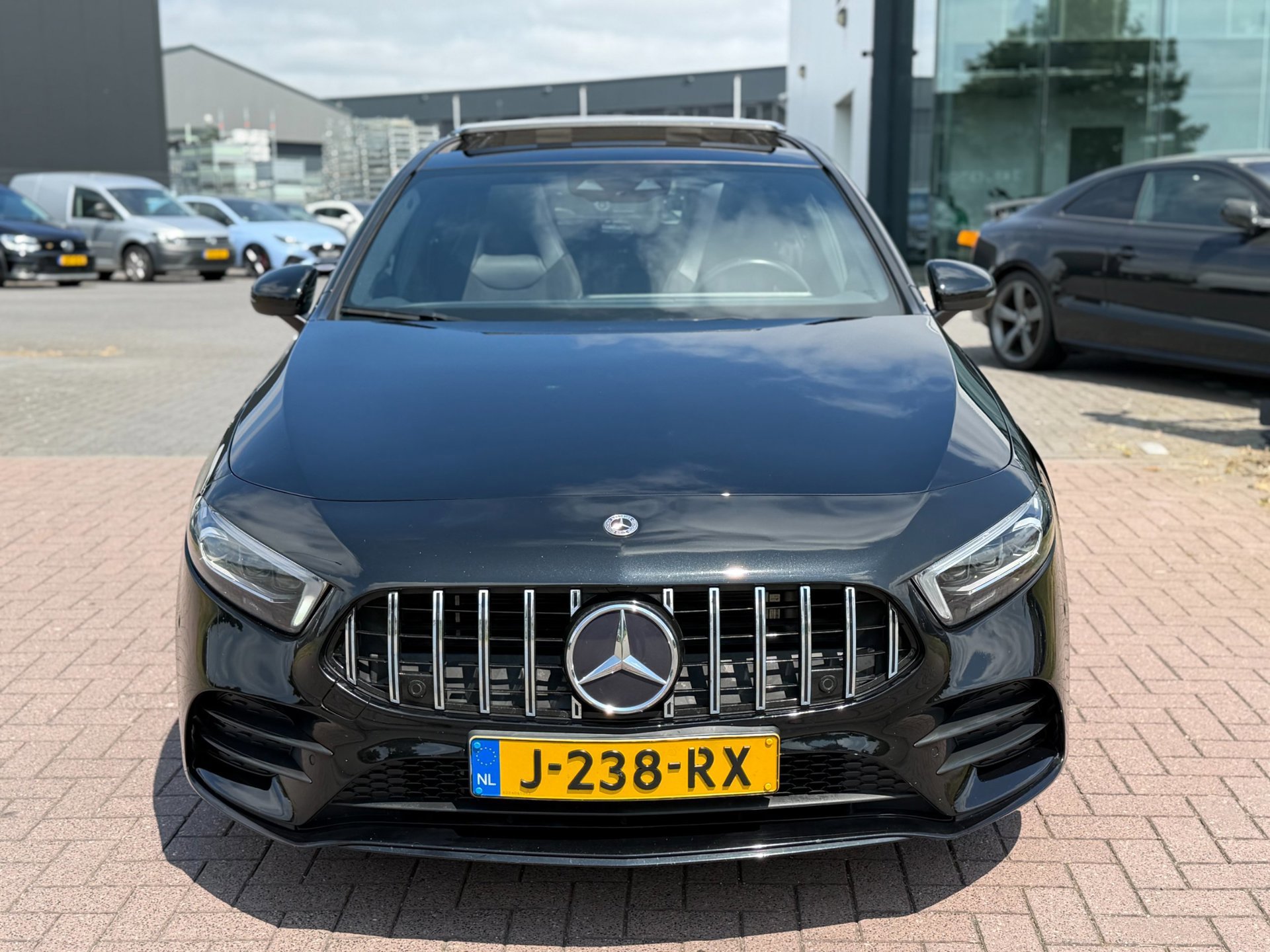 Mercedes-Benz A-klasse 250 e Business Solution AMG Limited (2020), foto 2