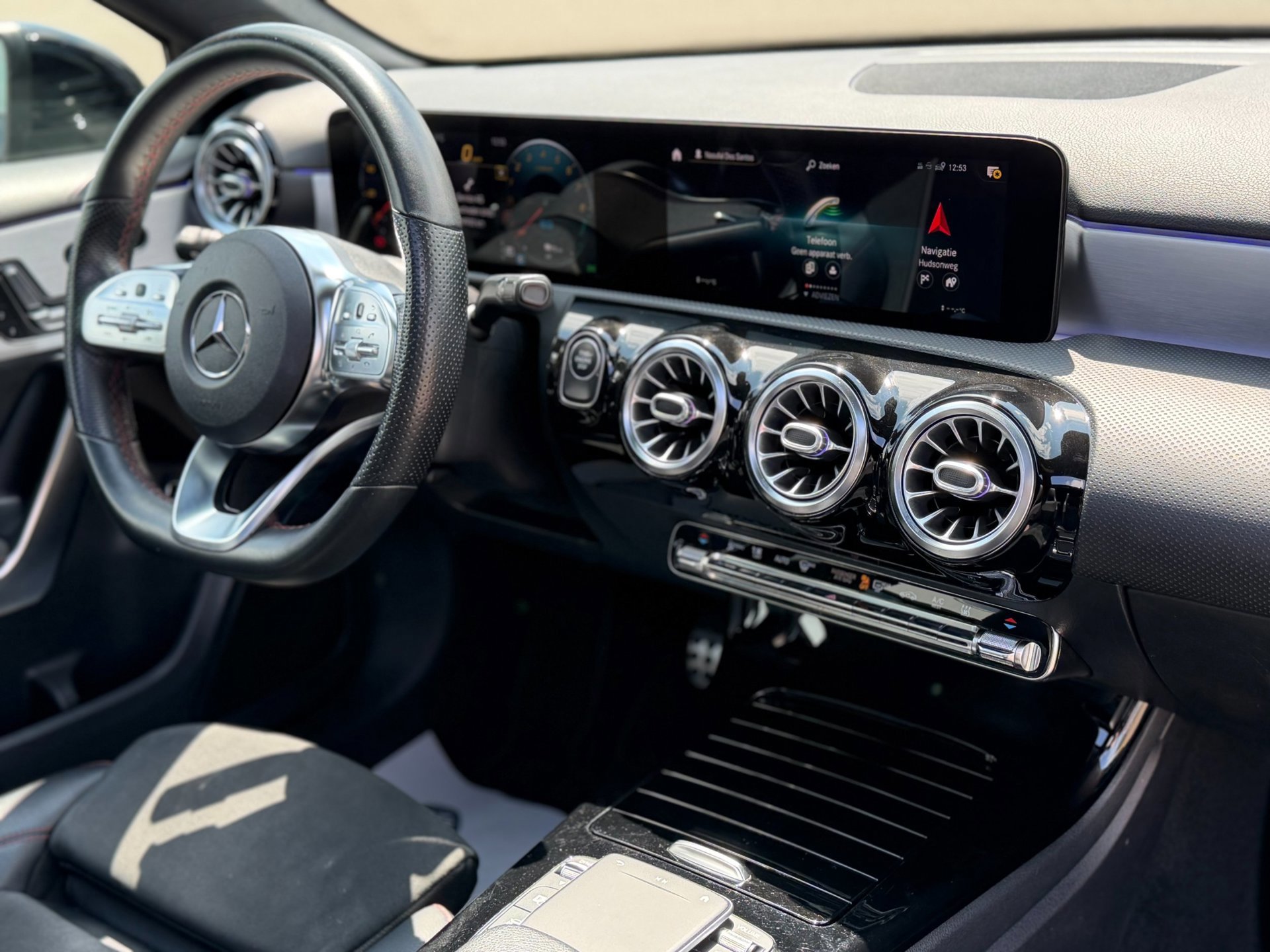 Mercedes-Benz A-klasse 250 e Business Solution AMG Limited (2020), foto 16