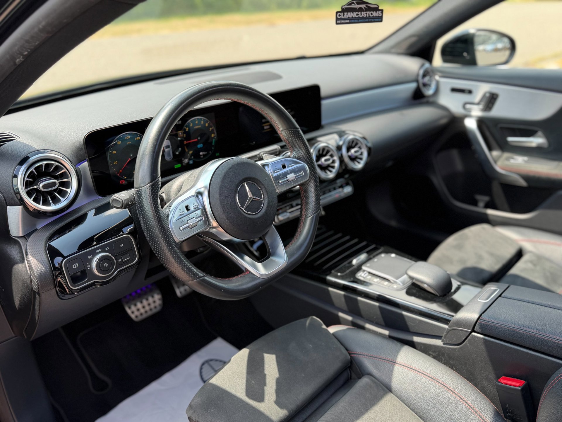 Mercedes-Benz A-klasse 250 e Business Solution AMG Limited (2020), foto 30