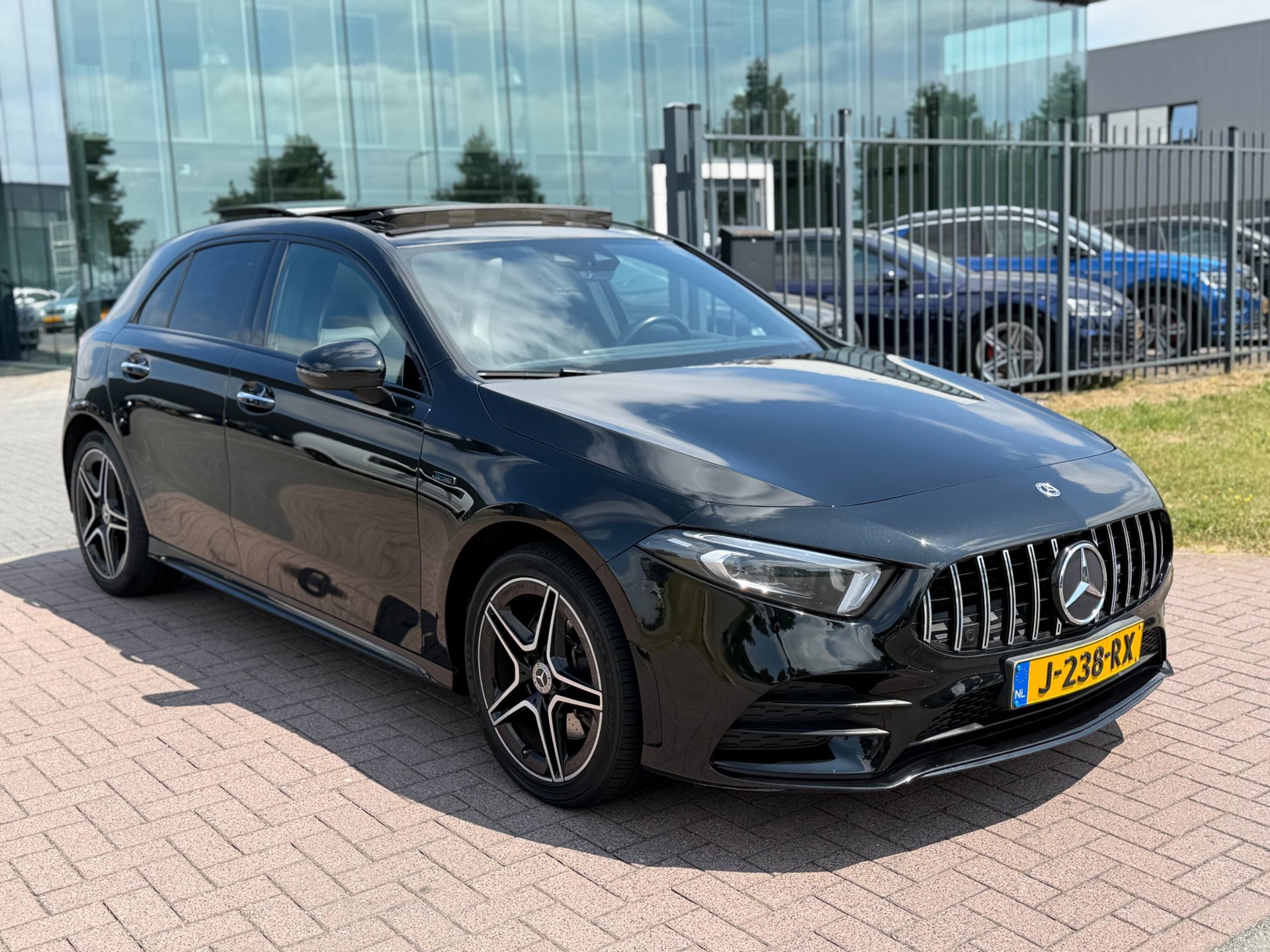 Mercedes-Benz A-klasse 250 e Business Solution AMG Limited (2020), foto 4