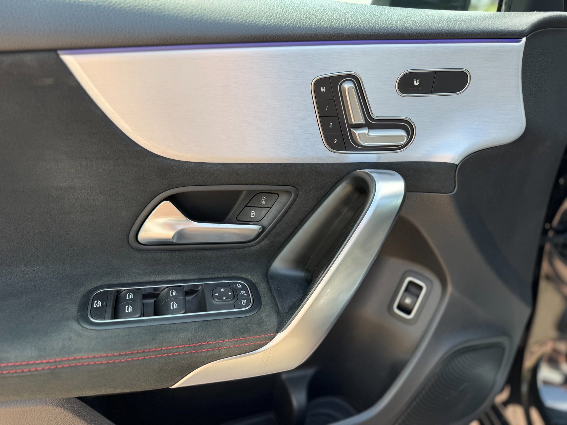 Mercedes-Benz A-klasse 250 e Business Solution AMG Limited (2020), foto 31